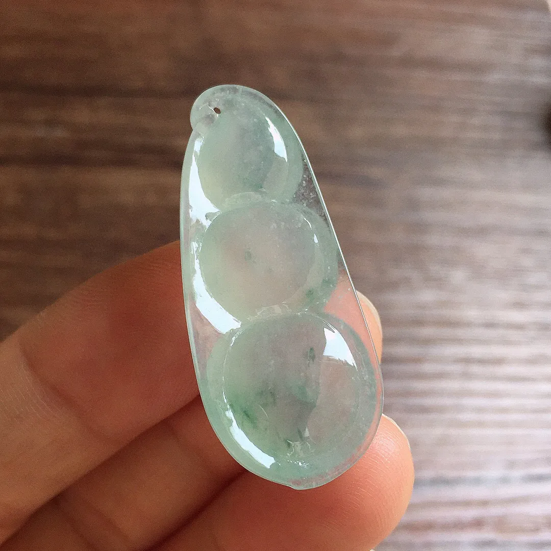 冰飘花福豆，冰润饱满，玉质细腻，种水足，38.1*16.6*7