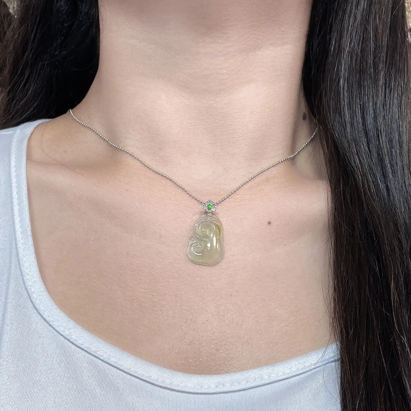 冰黄如意吊坠 尺寸31.9-16-4.1毫米