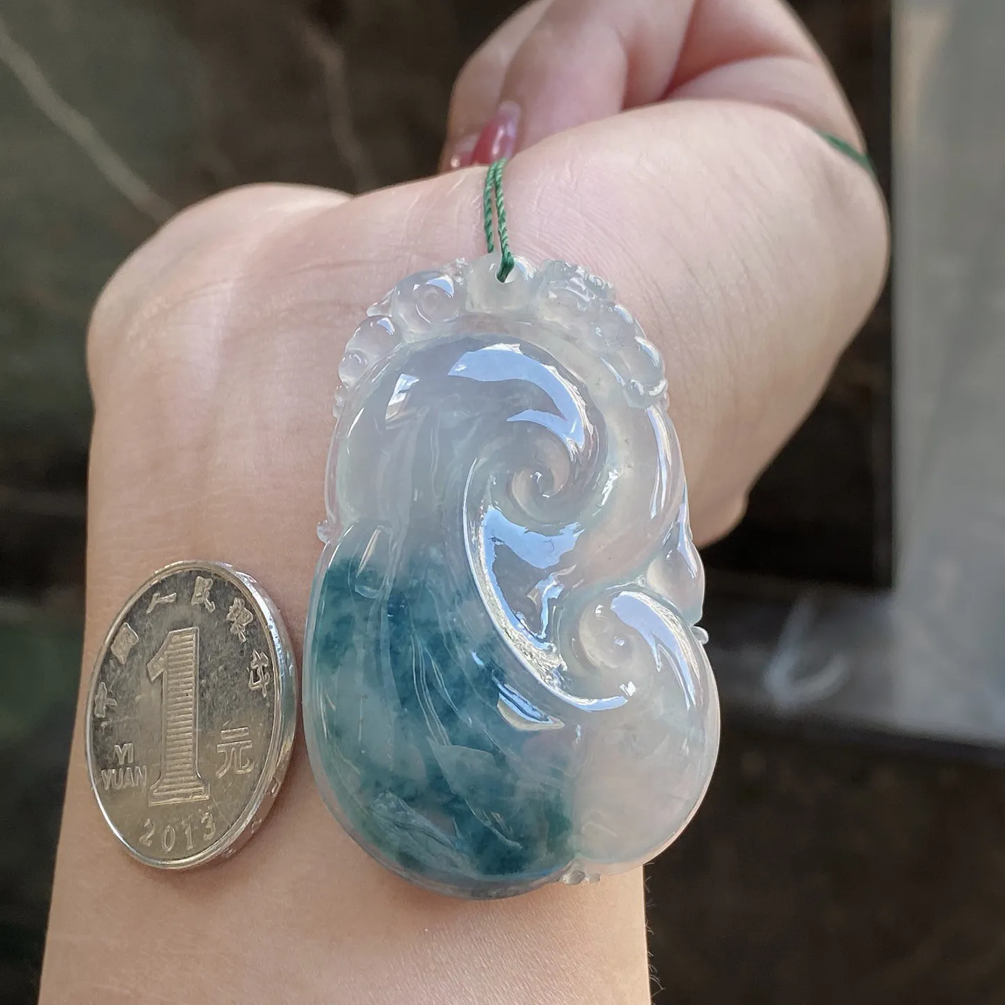 冰种飘蓝花事事如意吊坠 尺寸50.3-31.8-8.2毫米