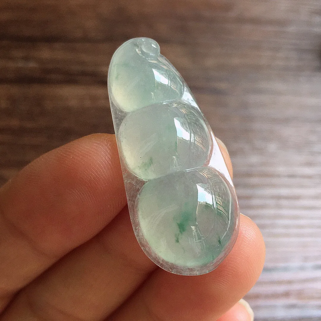 冰飘花福豆，冰润饱满，玉质细腻，种水足，38.1*16.6*7