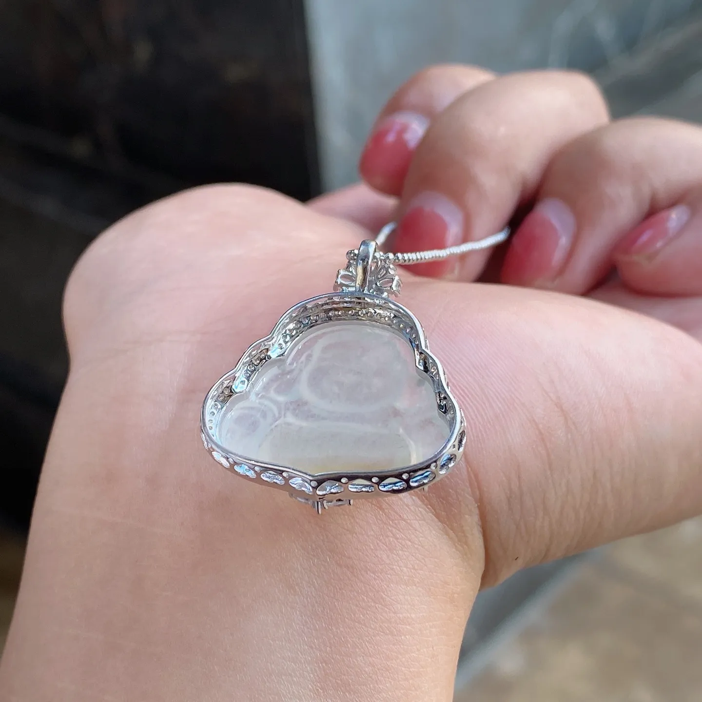 冰黄佛公吊坠 尺寸30.3-26.2-9.1毫米