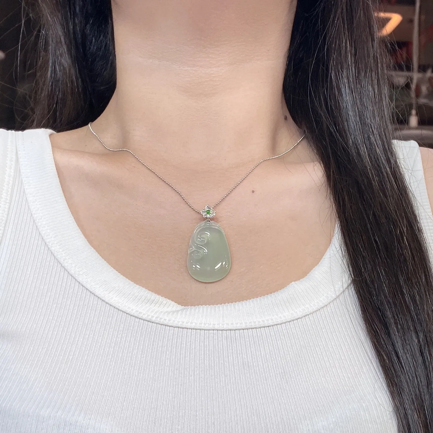 冰润如意吊坠 尺寸47.2-22.7-5.1毫米