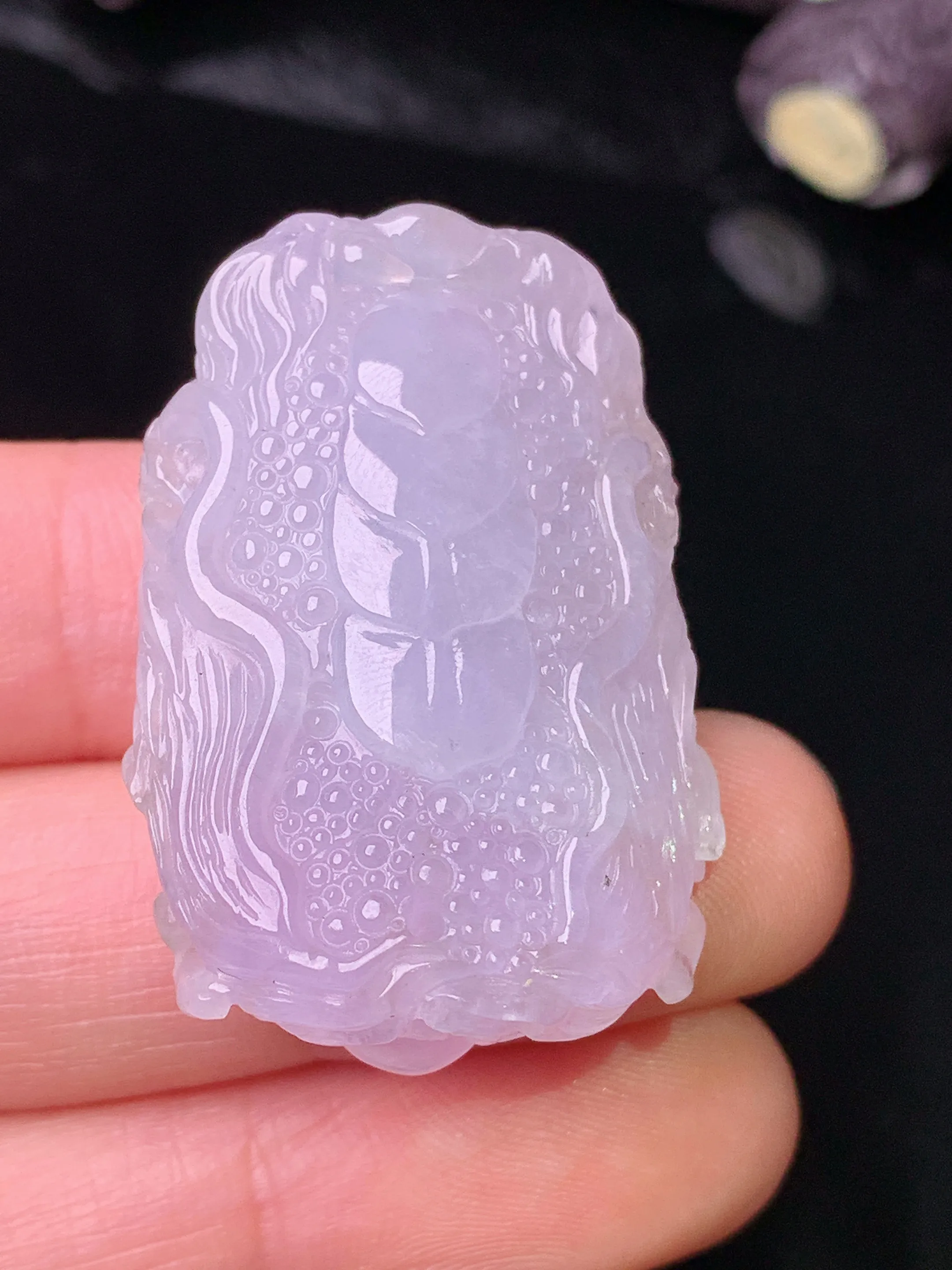 淡紫罗兰龙头吊坠 玉质细腻 色泽清新艳丽 整体尺寸35*23.2*13.2