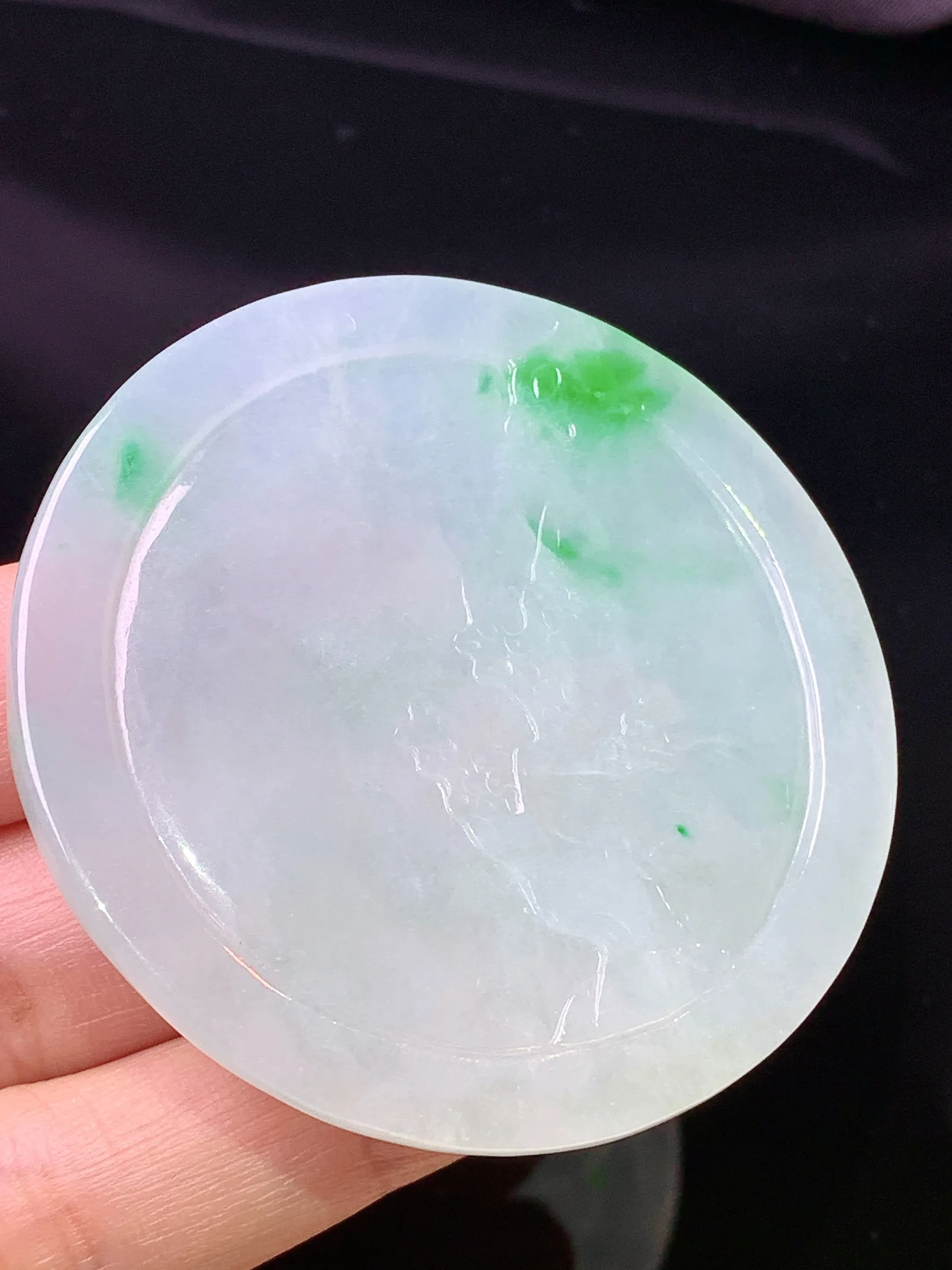 飘绿山水牌子吊坠 玉质细腻 色泽清新艳丽 整体尺寸54*5.2