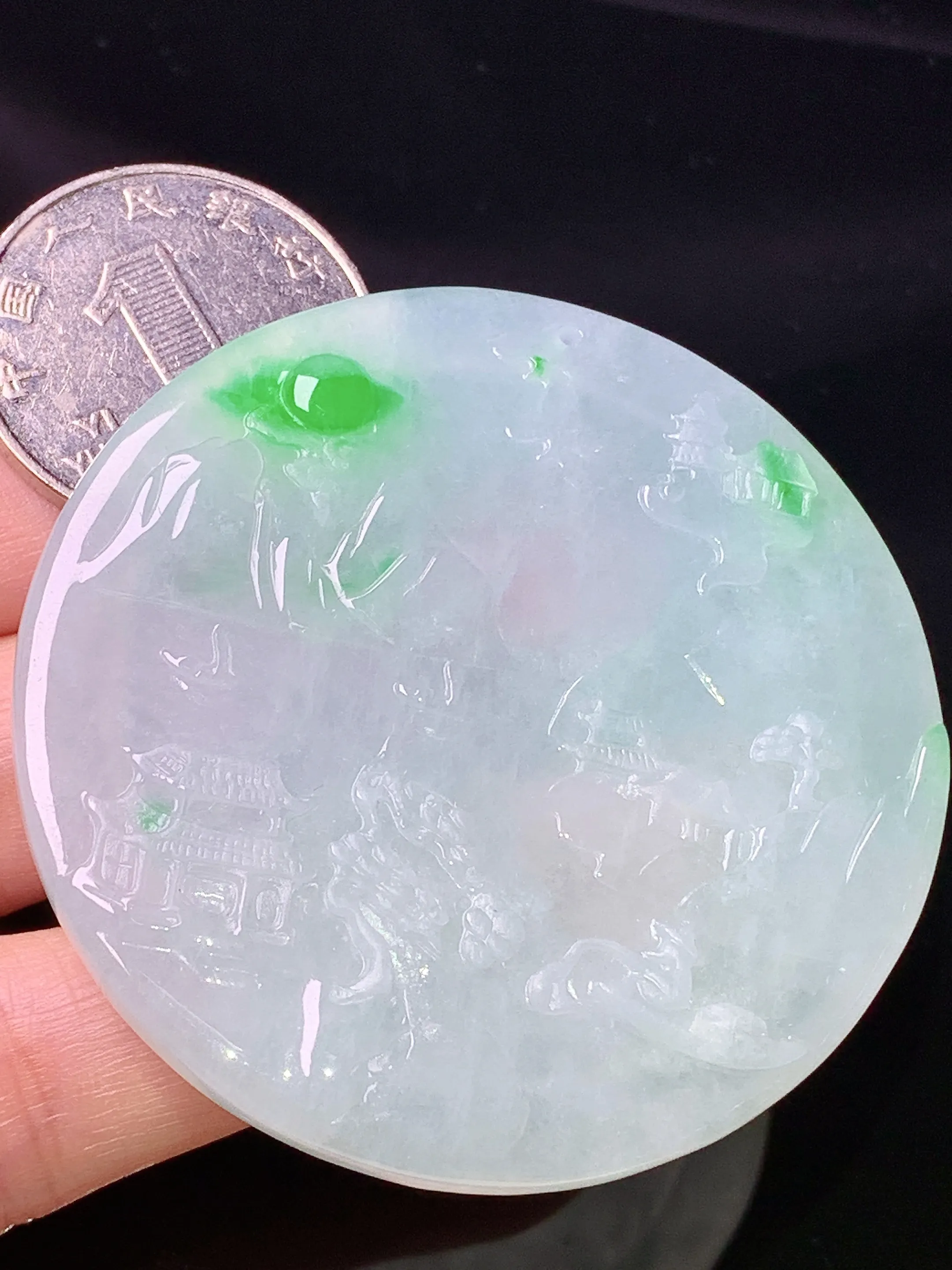 飘绿山水牌子吊坠 玉质细腻 色泽清新艳丽 整体尺寸54*5.2