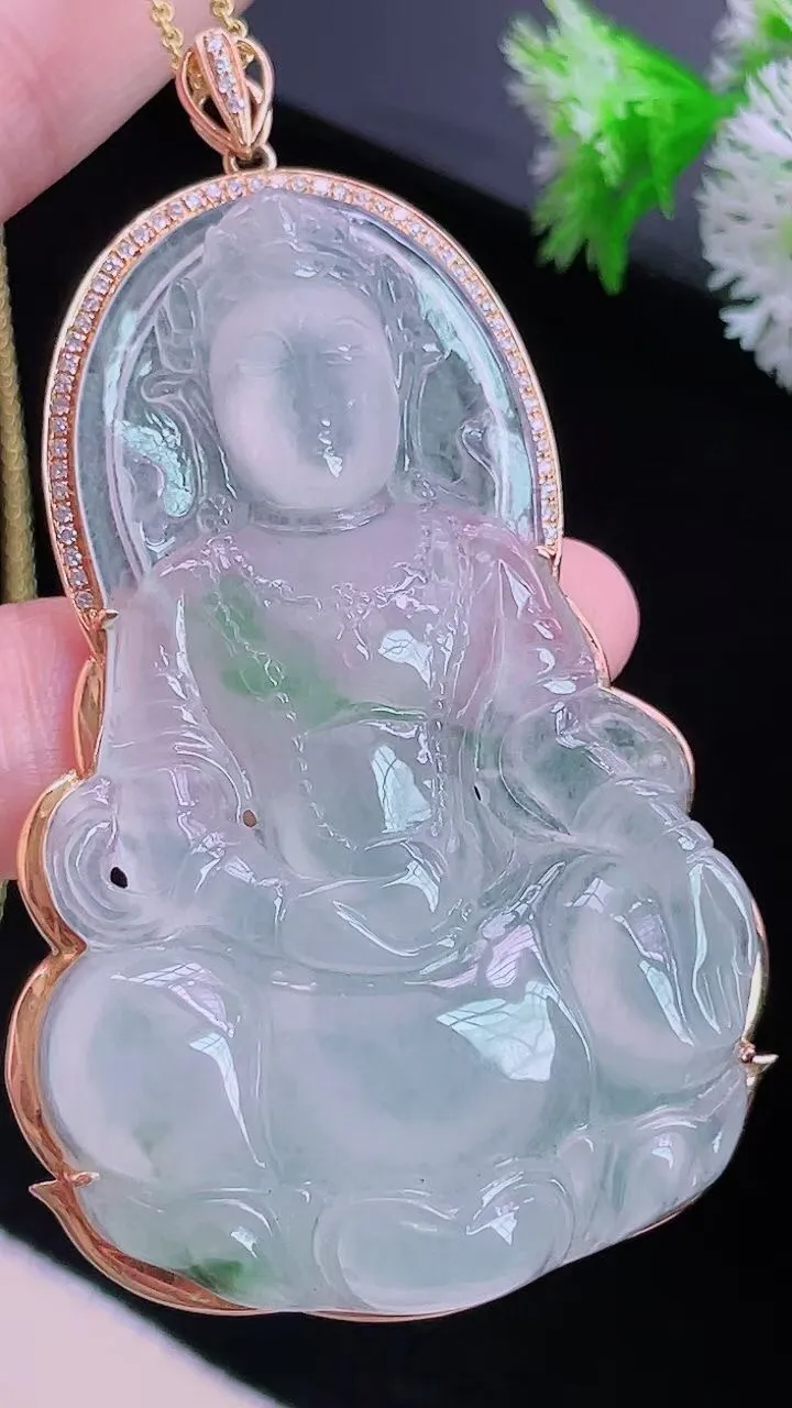 【翡翠名称】老坑种18K金豪镶冰飘花观音挂件
【翡翠尺寸】含金66.4/39/7.9mm mm
【翡