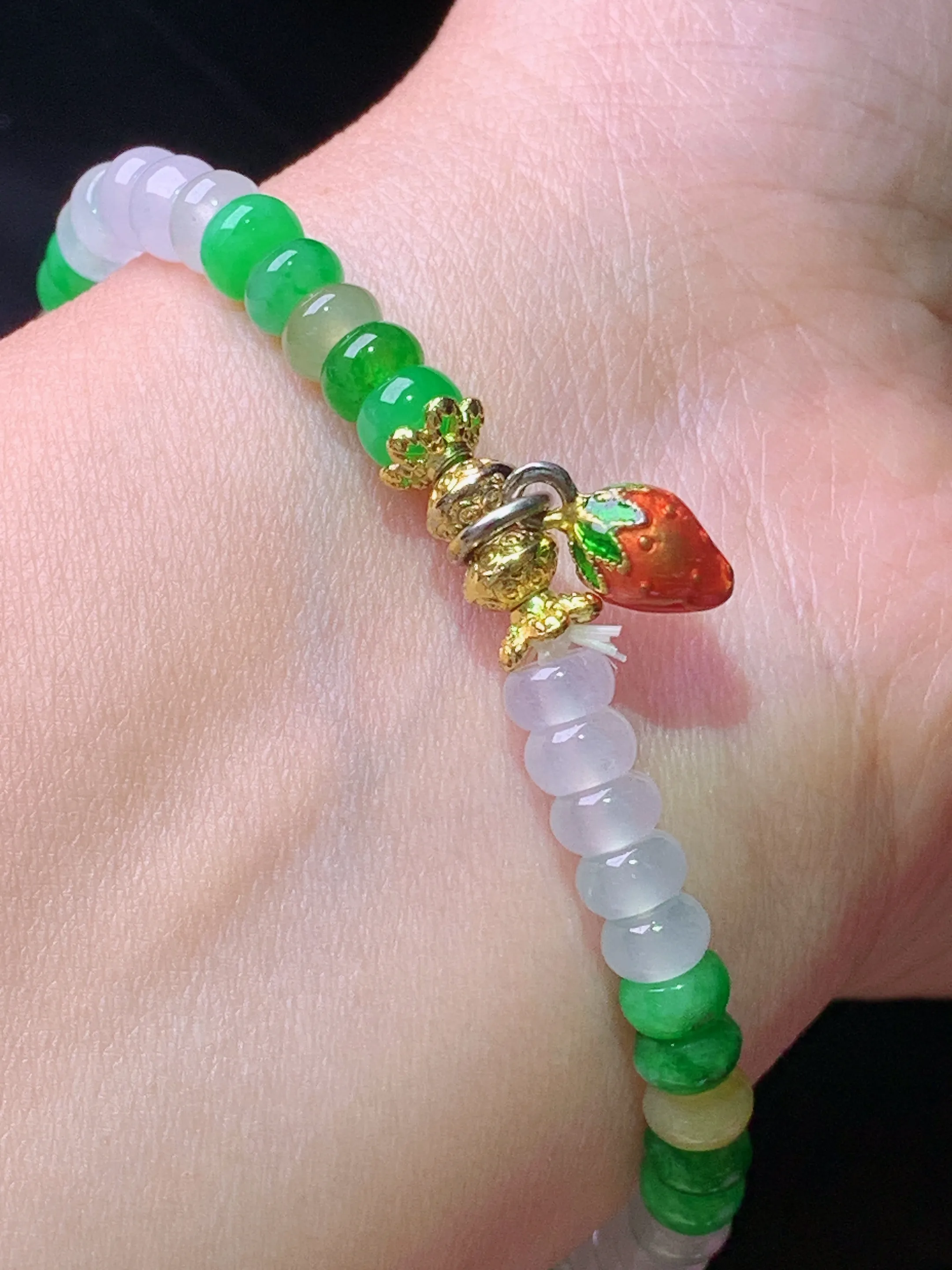 冰绿算盘珠手链 玉质细腻 色泽清新艳丽 整体尺寸5.6*3.3