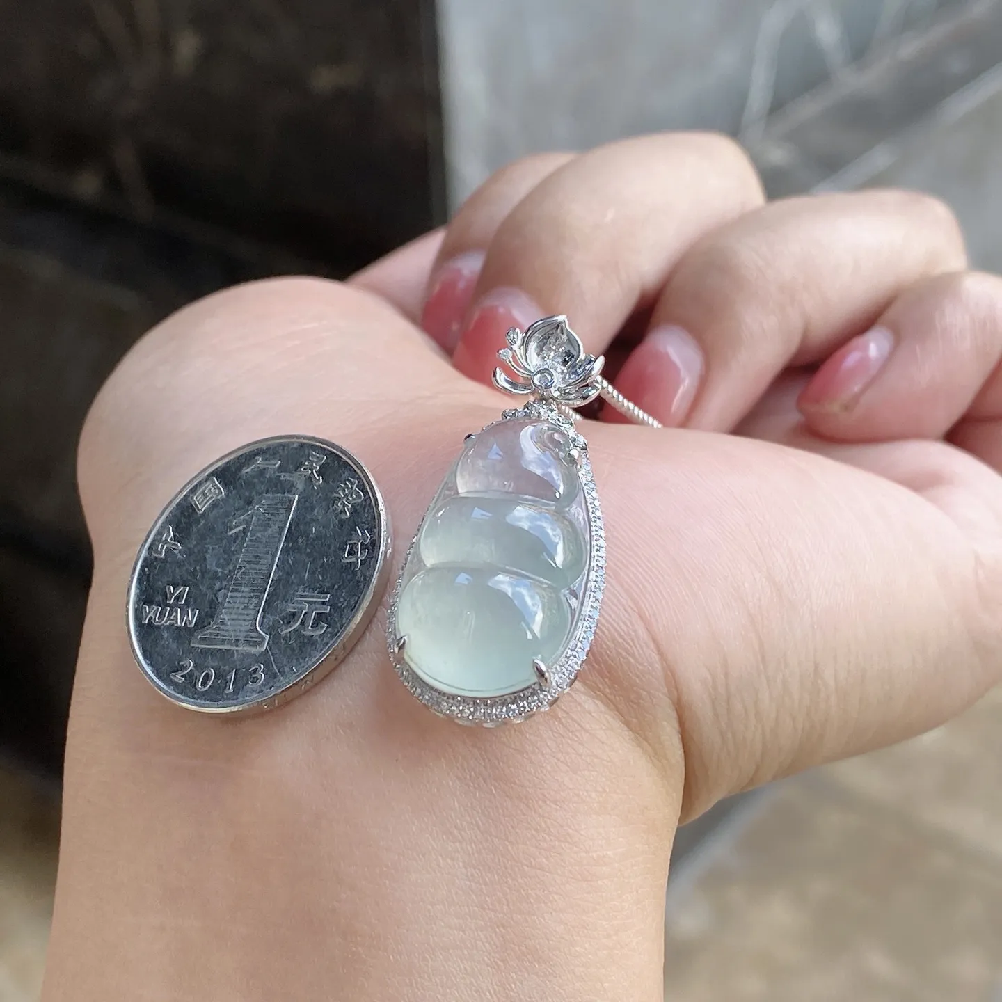 冰种福豆吊坠 尺寸34.2-16.5-8.8毫米