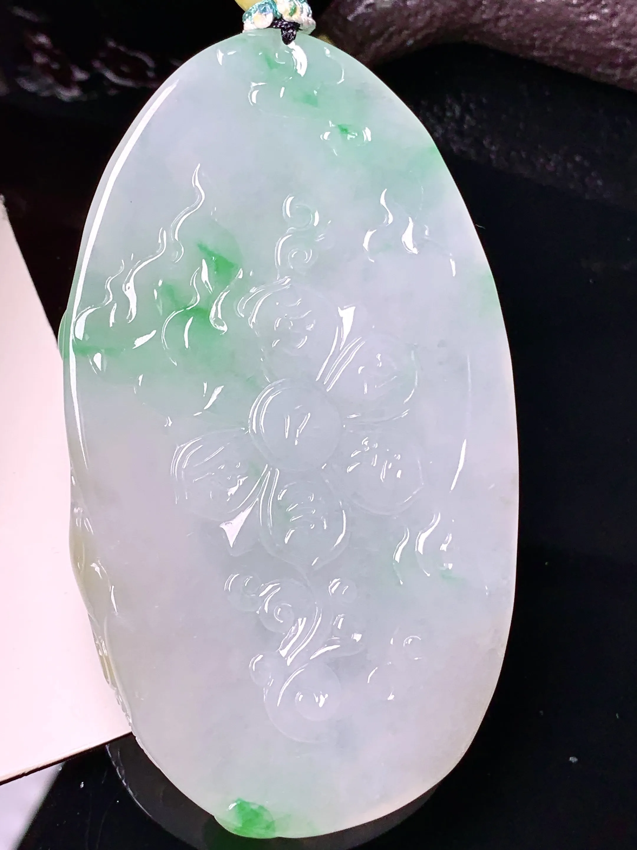 飘绿文殊观音菩萨吊坠 玉质细腻 色泽清新艳丽 整体尺寸81*46.3*8.5