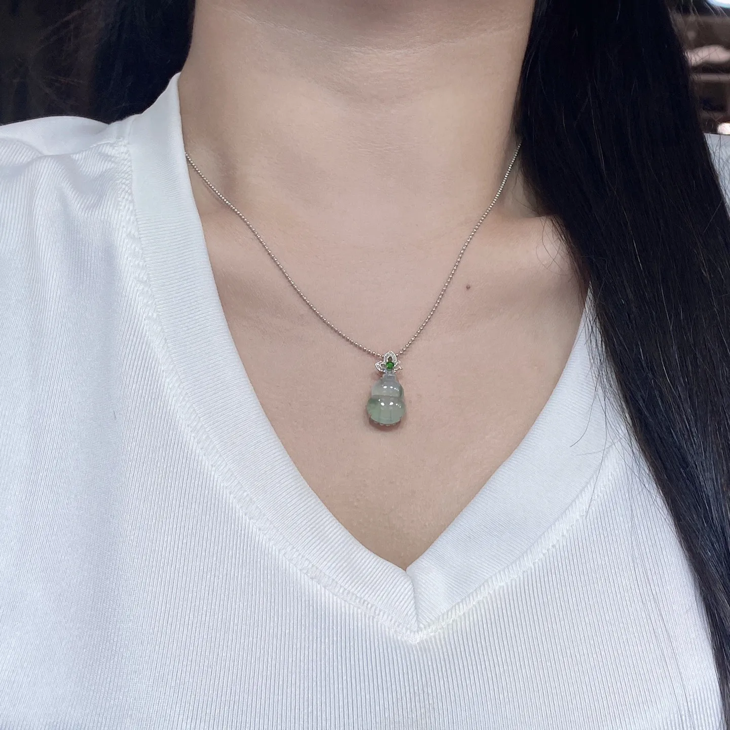 冰种飘花葫芦吊坠 尺寸23.5-11.6-6.4毫米