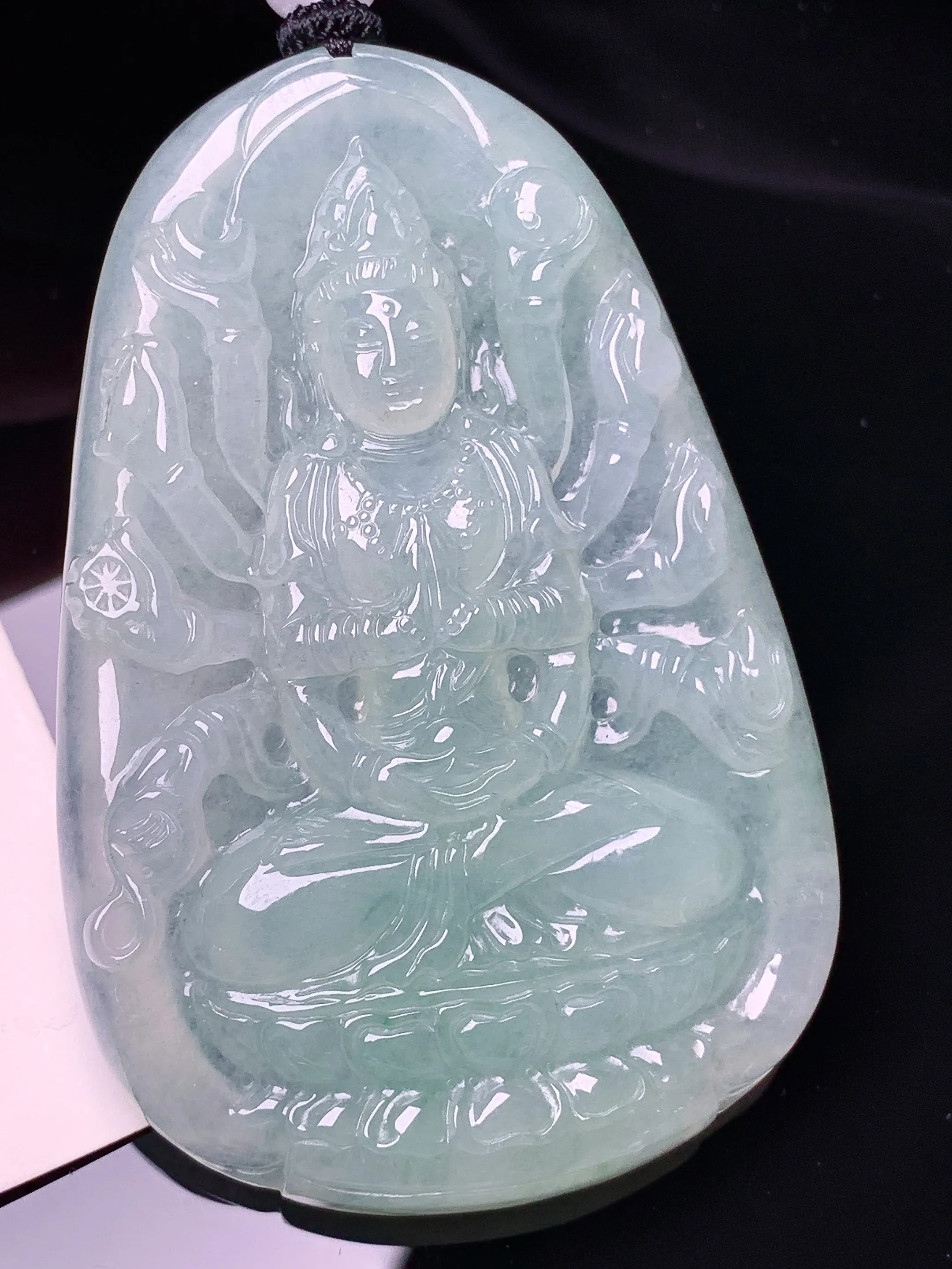 冰种千手观音菩萨吊坠 玉质细腻 色泽清新艳丽 整体尺寸66.5*44*6.3