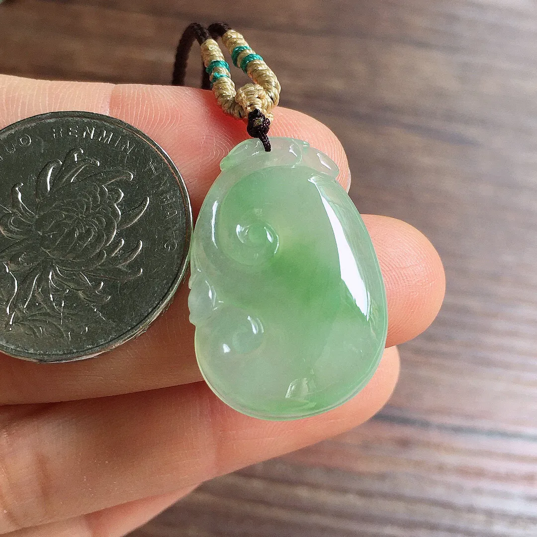 冰晴底如意，镶嵌佳品，冰润细腻，种水足，整体尺寸26.6*18.5*5.2