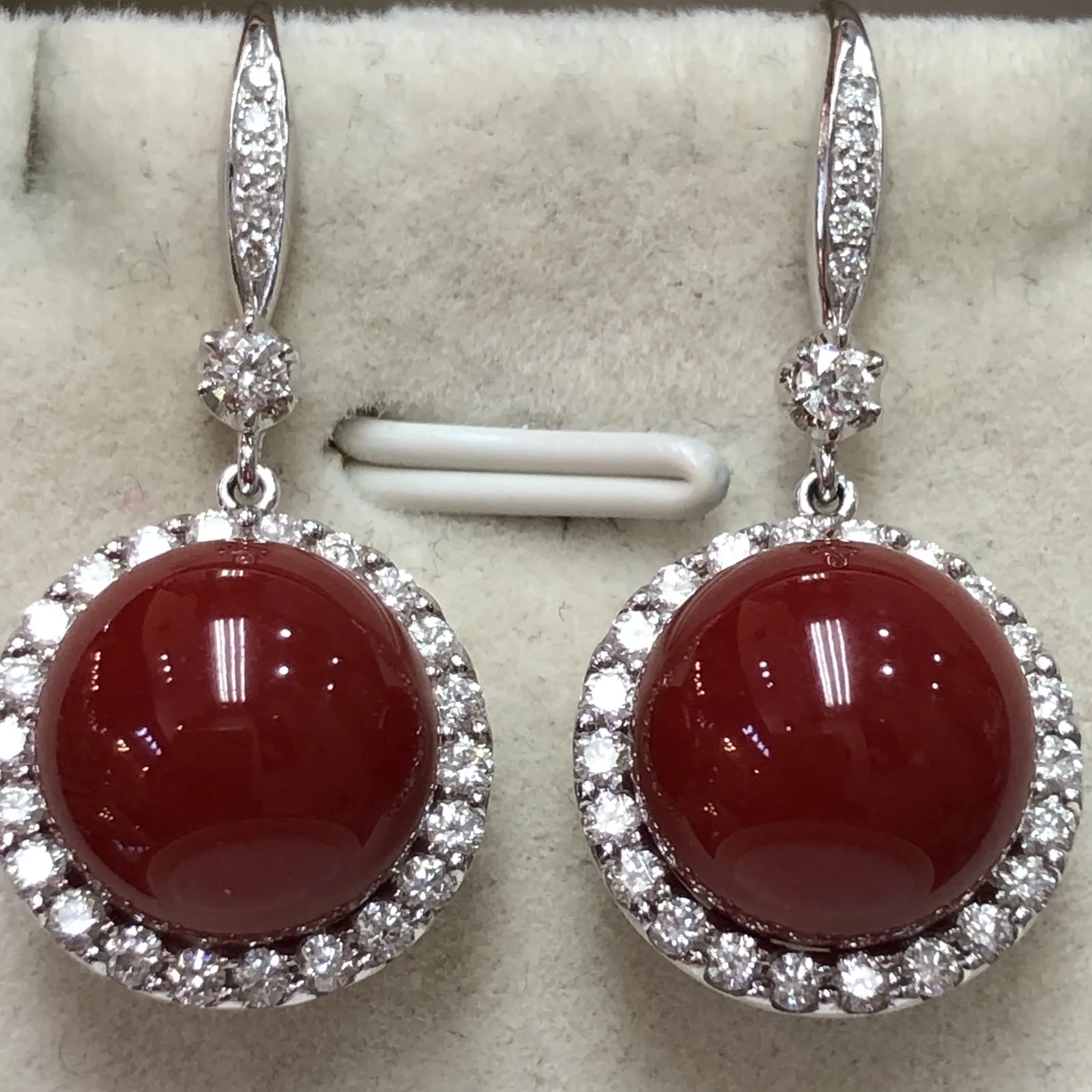 【天然阿卡牛血红珊瑚10.5mm圆珠大钻满钻豪华镶嵌耳坠】可遇不可求！日本深海阿卡材料，天然无添加无