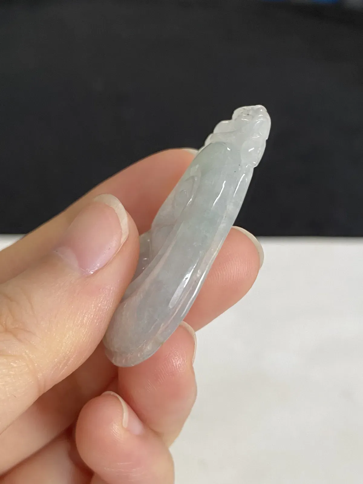 翡翠冰糯种淡绿色如意