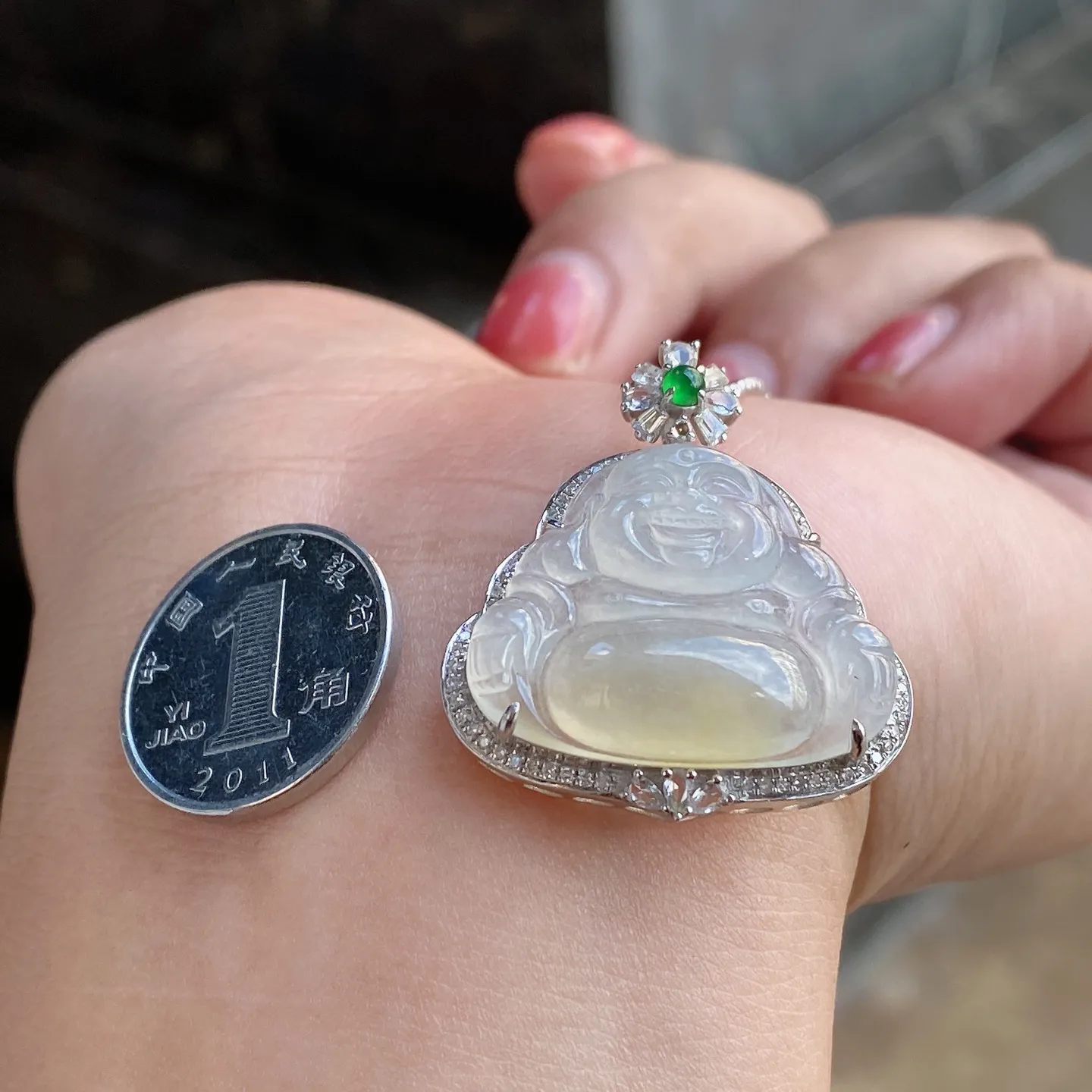 冰黄佛公吊坠 尺寸30.3-26.2-9.1毫米