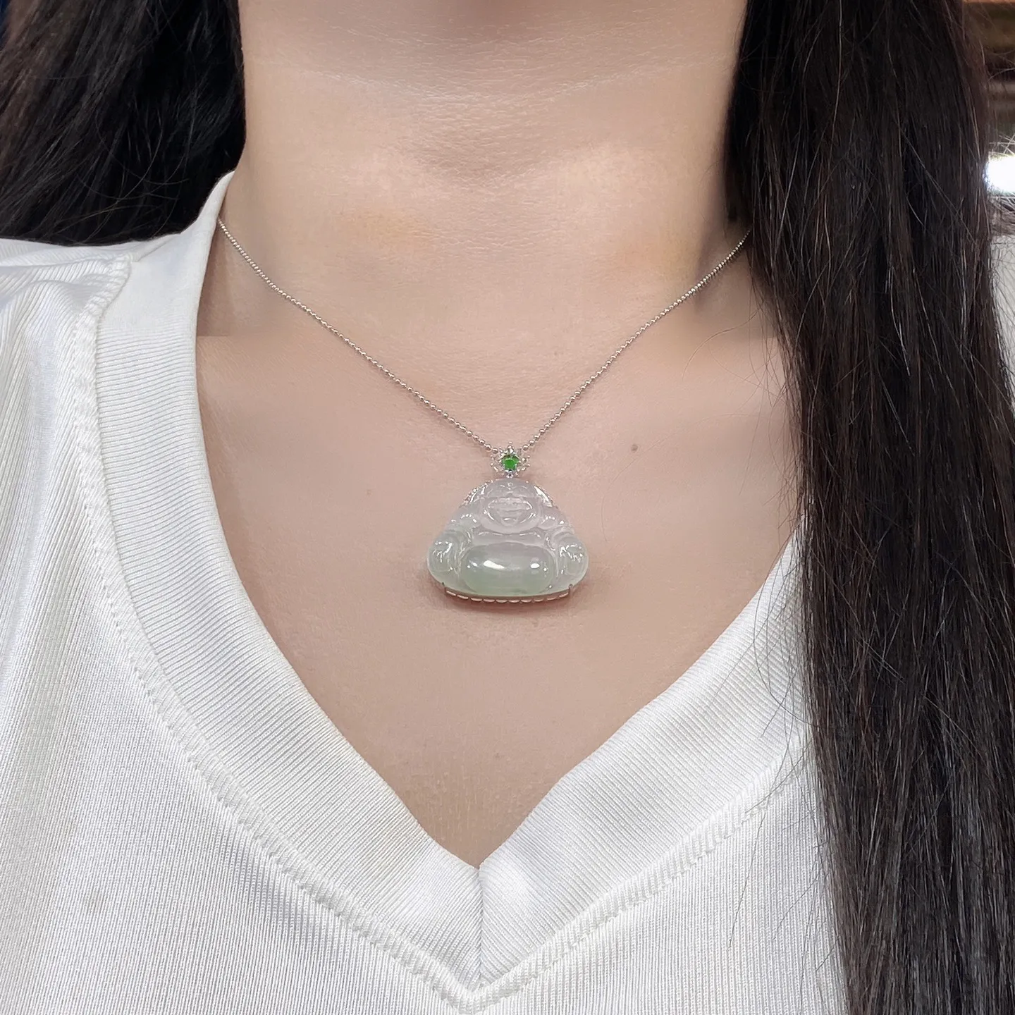 冰润飘绿佛公吊坠 尺寸33.3-30.4-7.9毫米