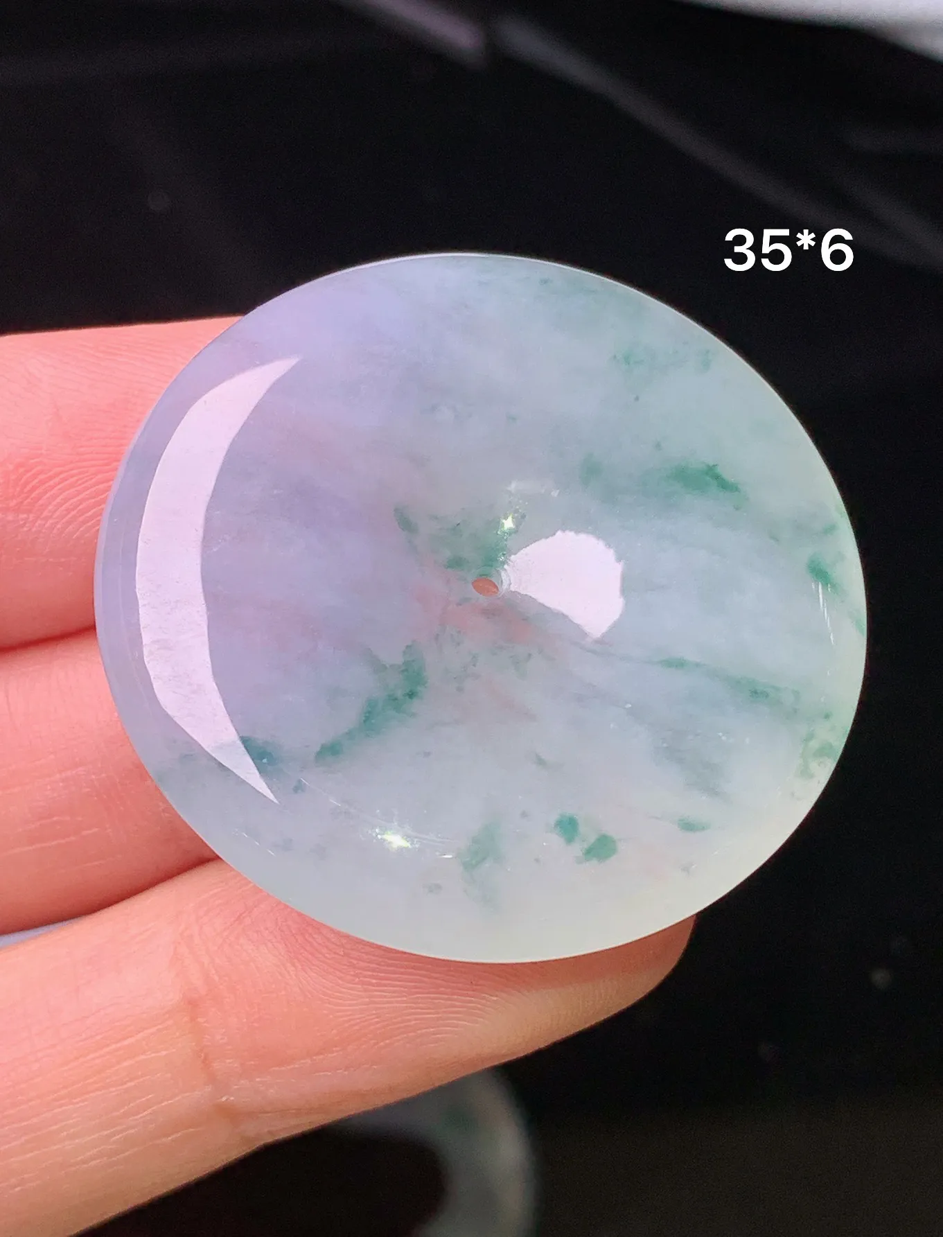 冰种飘绿平安扣吊坠 玉质细腻 色泽清新艳丽 整体尺寸35*6