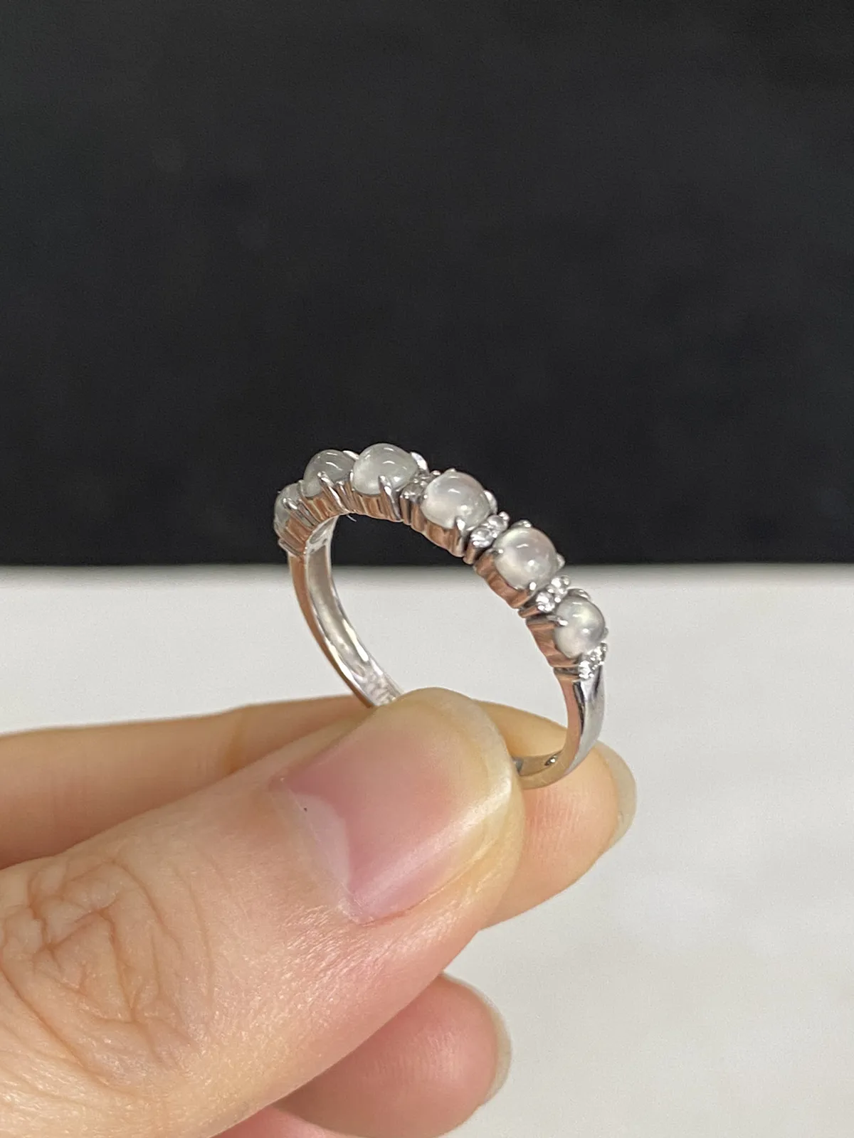 翡翠戒指，印记：Pt750