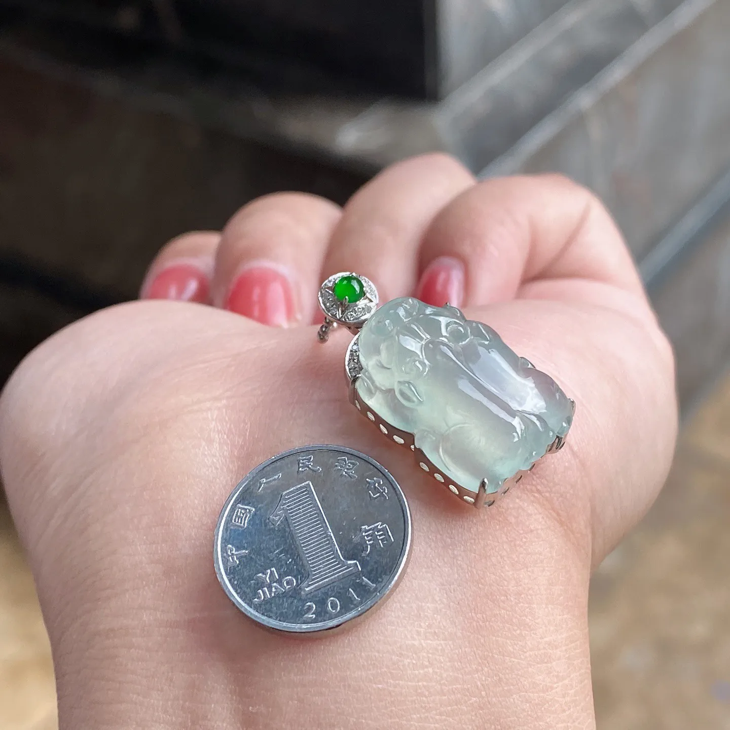 冰晴貔貅吊坠 尺寸28.4-14.7-9.3毫米