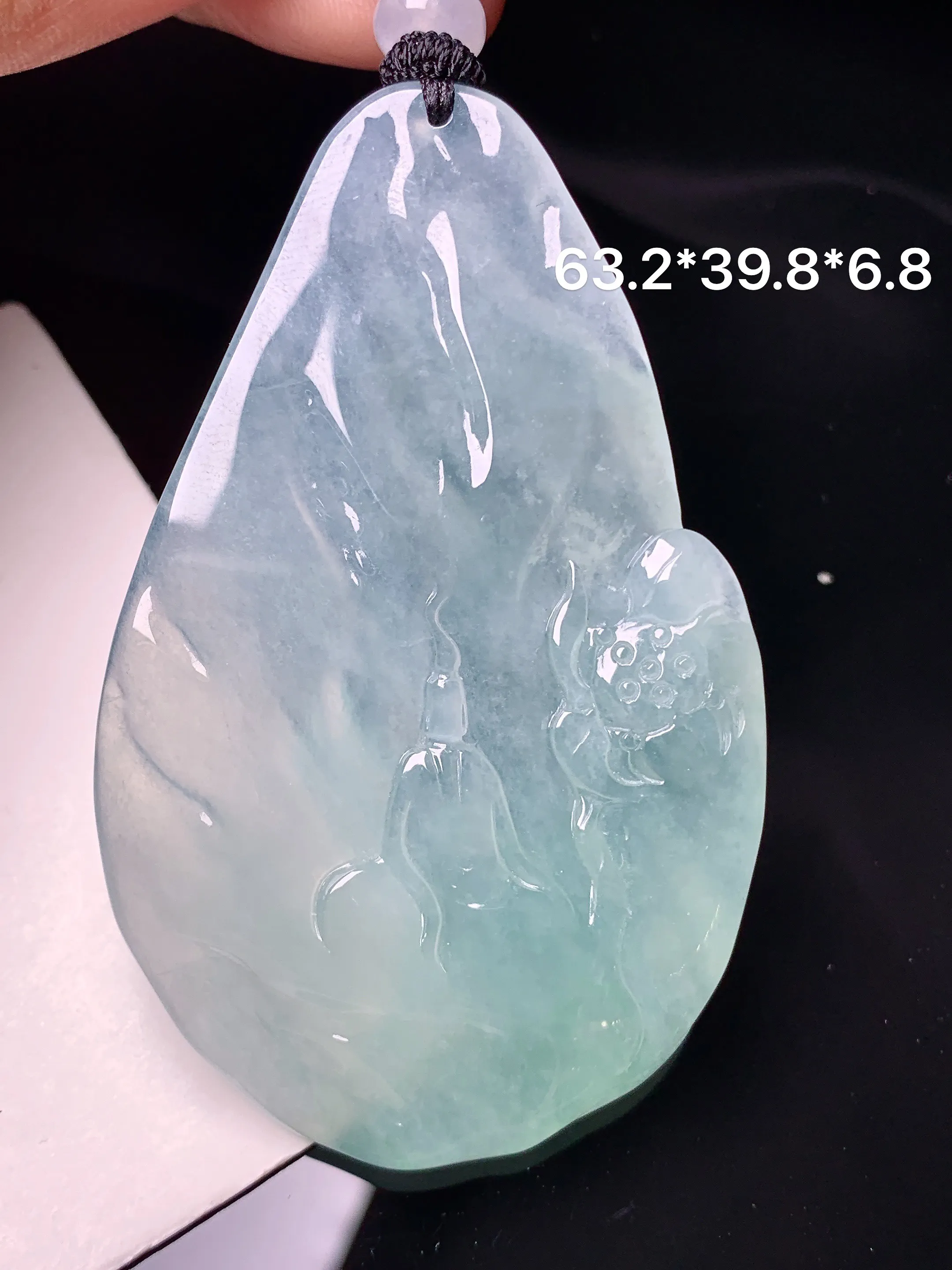 冰种无相观音菩萨吊坠 玉质细腻 色泽清新艳丽 整体尺寸63.2*39.8*6.8