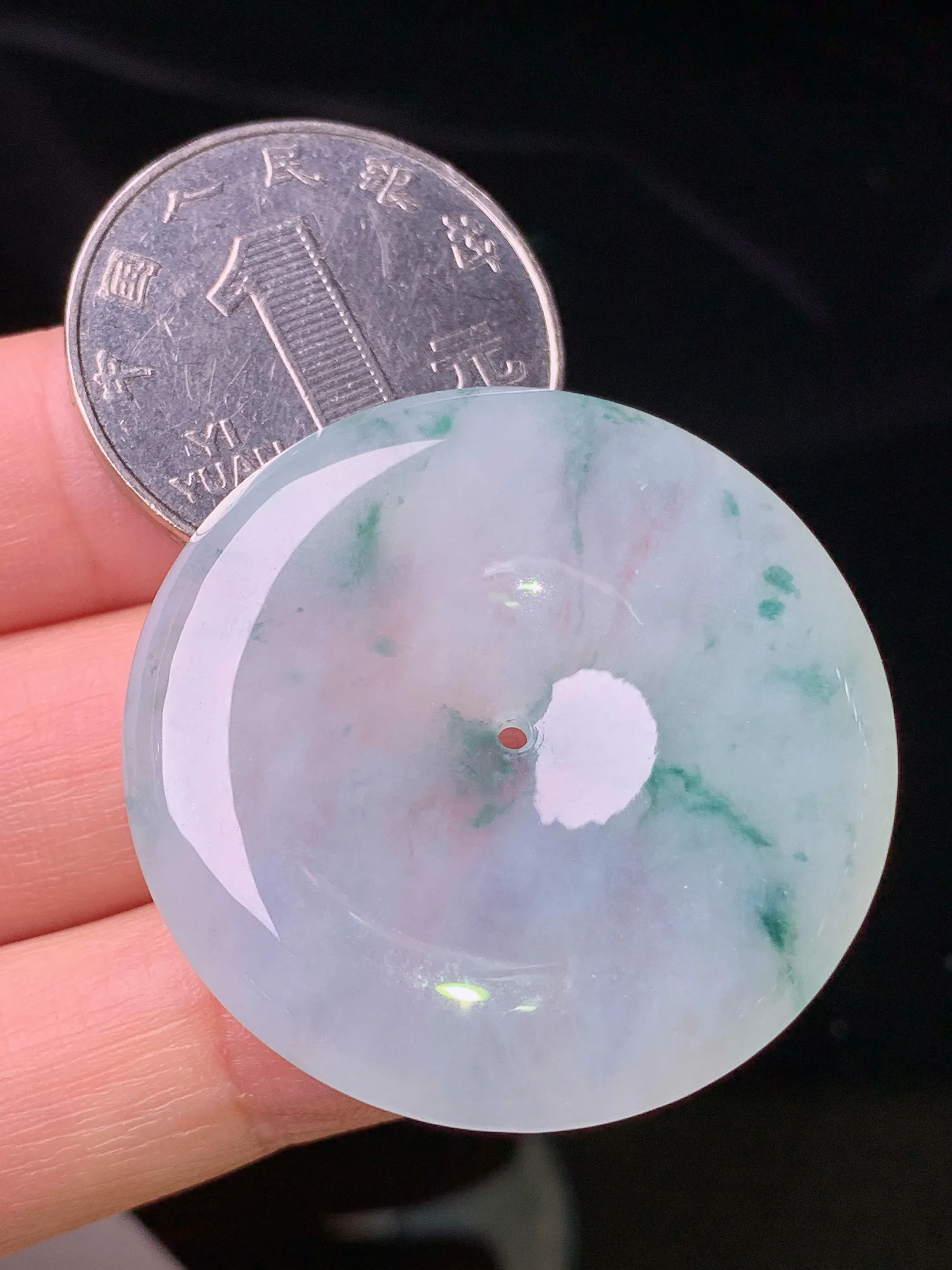 冰种飘绿平安扣吊坠 玉质细腻 色泽清新艳丽 整体尺寸35*6