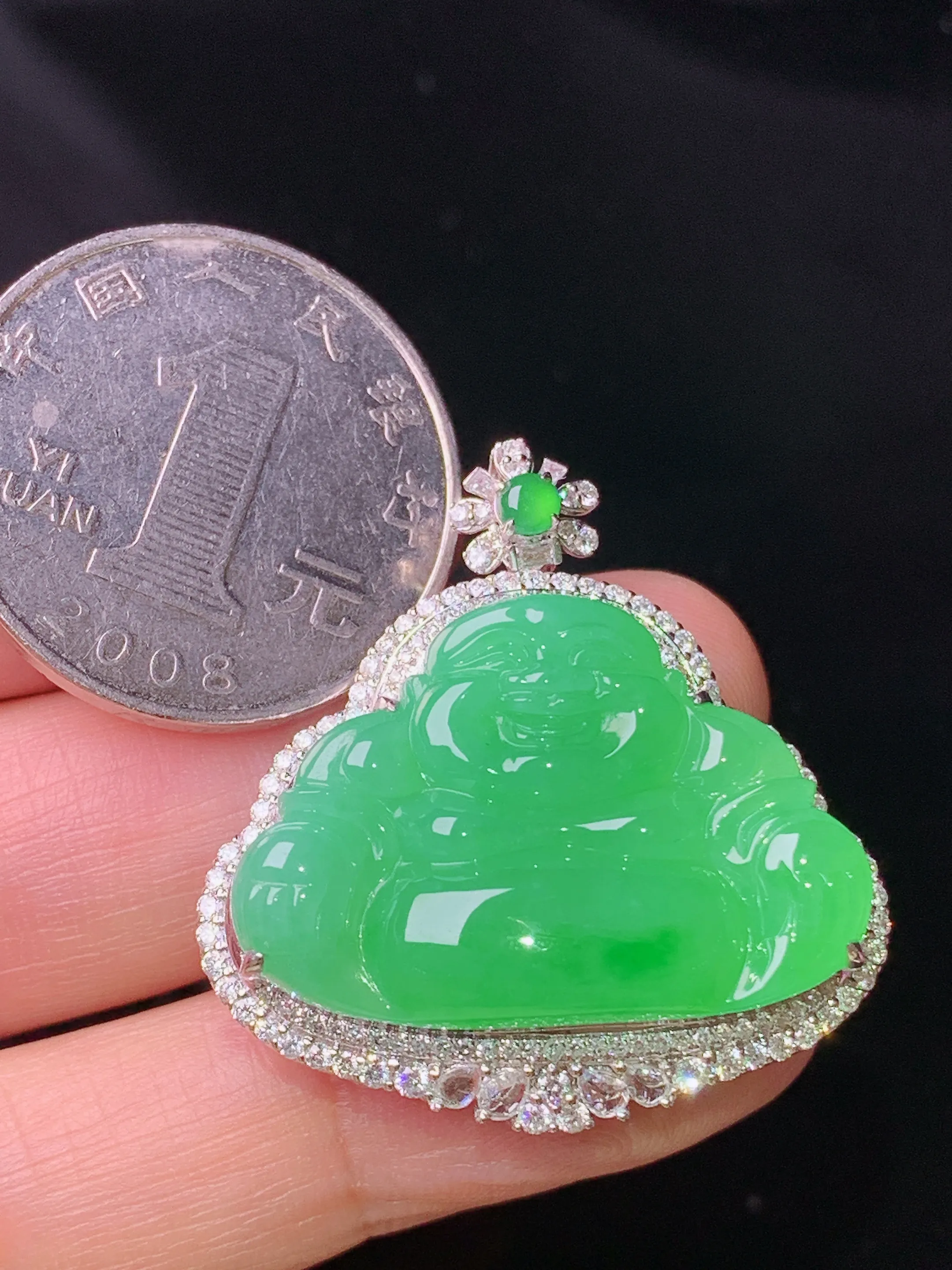 18k金钻镶嵌翠绿佛公吊坠 玉质细腻 色泽清新艳丽 整体尺寸32.3*31*11.6