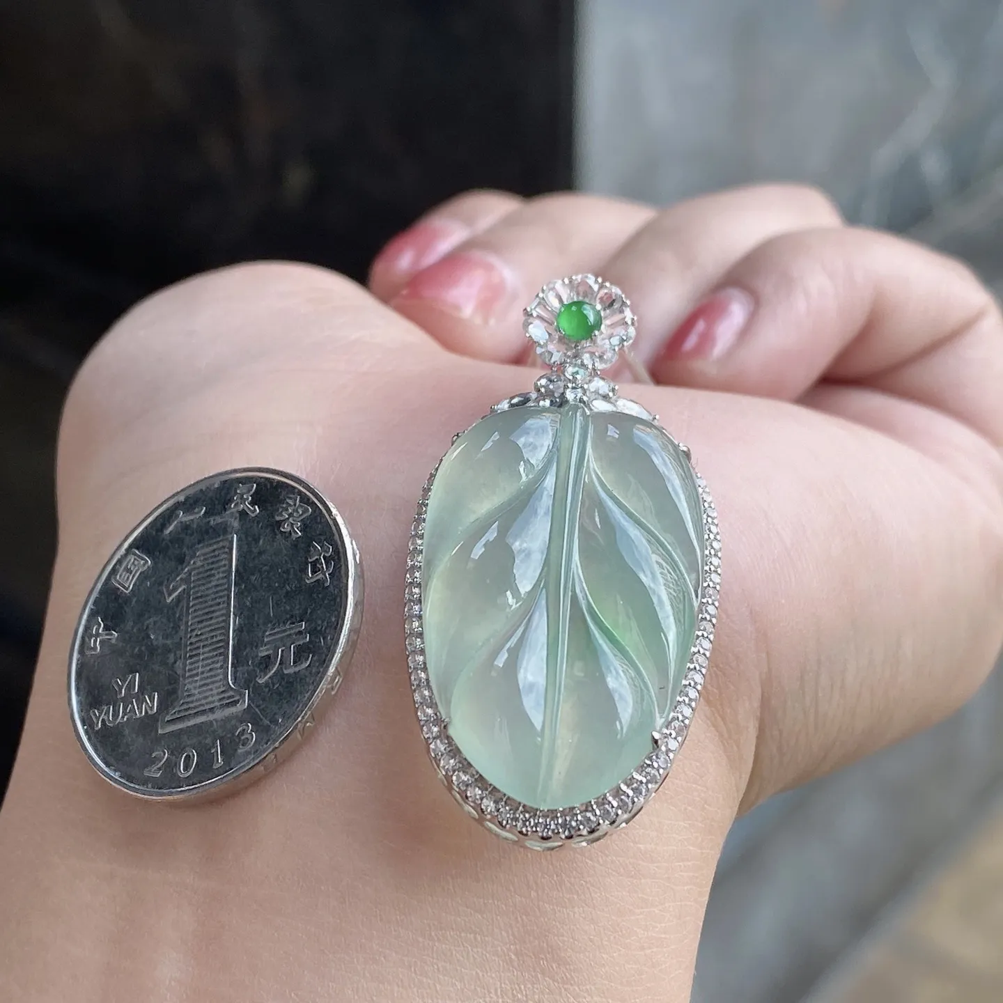 冰晴飘花叶子吊坠 尺寸44.3-21.1-9.1毫米