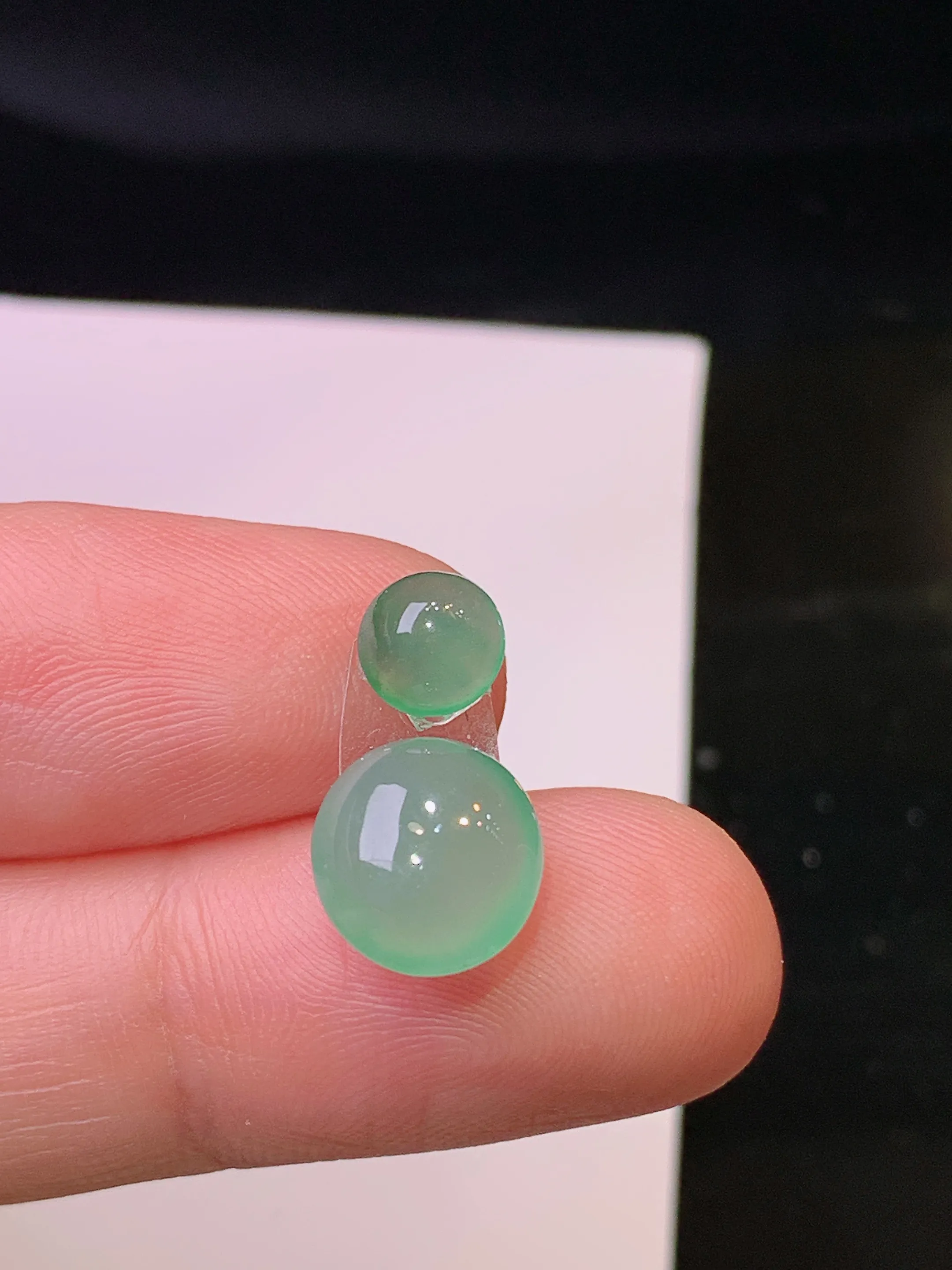 镶嵌款 冰种蛋面吊坠 玉质细腻 色泽清新艳丽 整体尺寸9.3*8.7*4.3