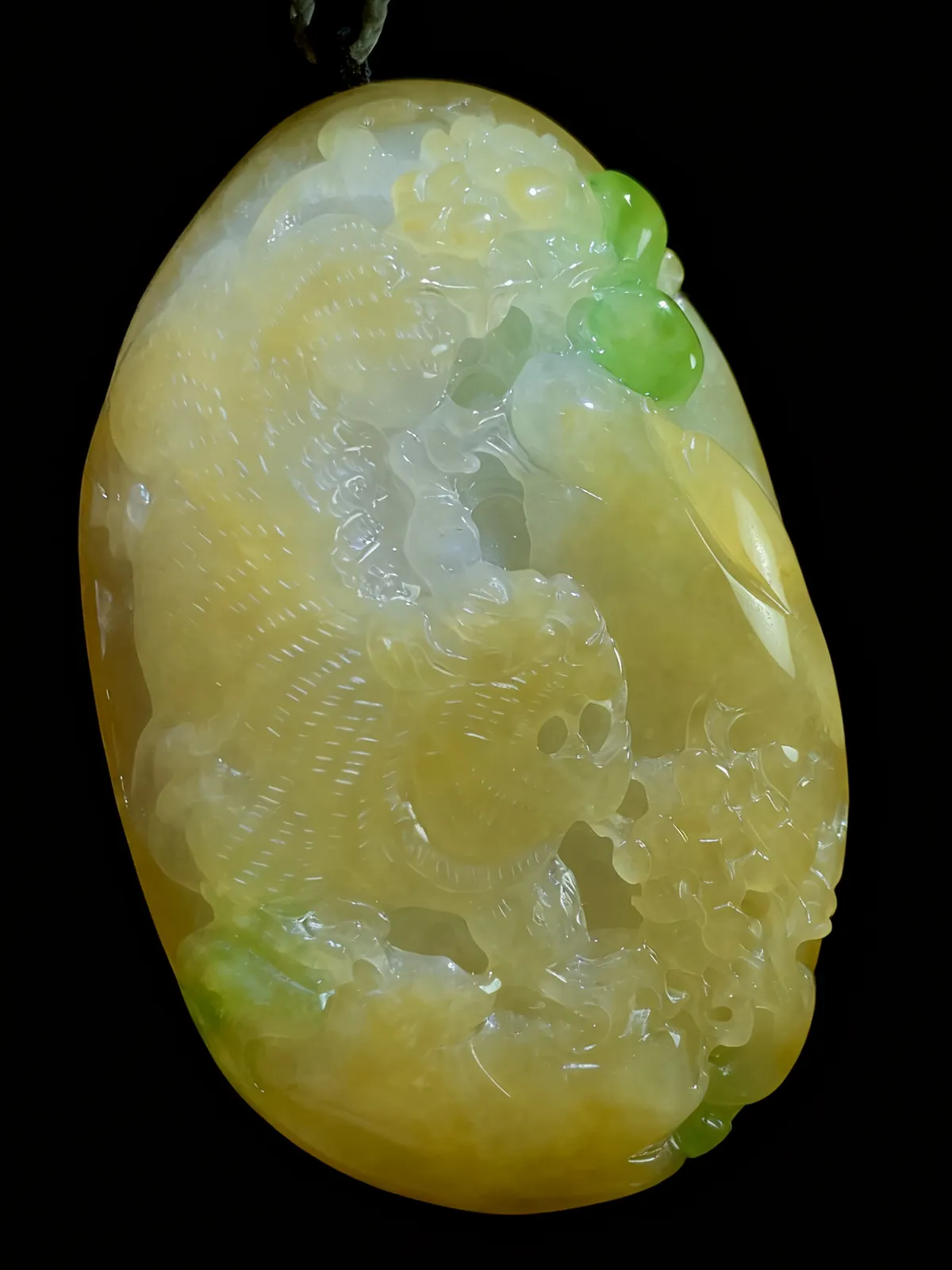 【虎虎生威】，吊坠，手把件，小摆。
60.5-37-15.5mm，59.72g