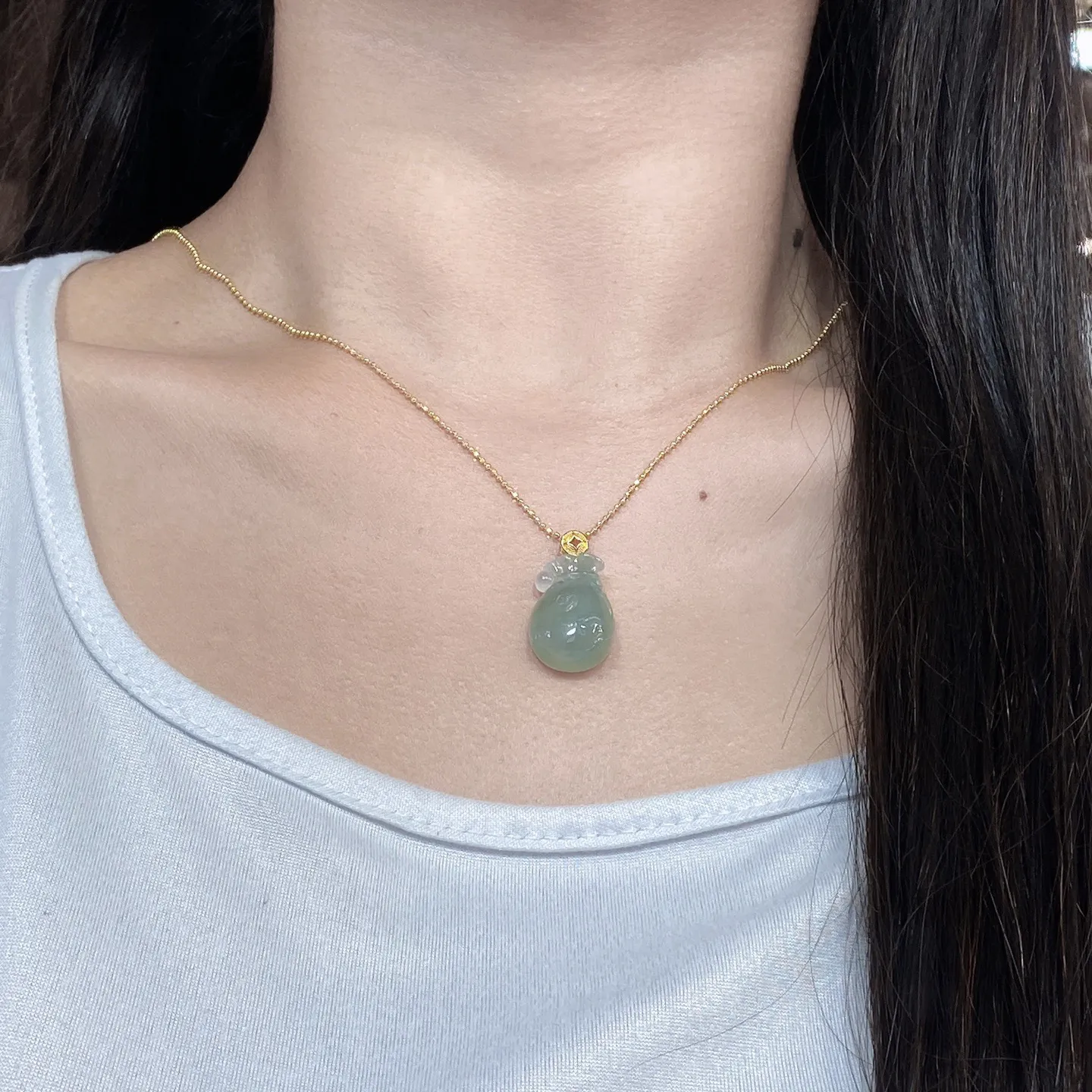 冰润蓝晴钱袋吊坠 尺寸27.5-13.7-7.5毫米