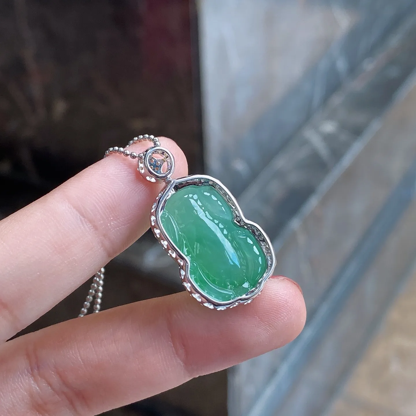 冰润带色貔貅吊坠 尺寸31-15.8-10.6毫米