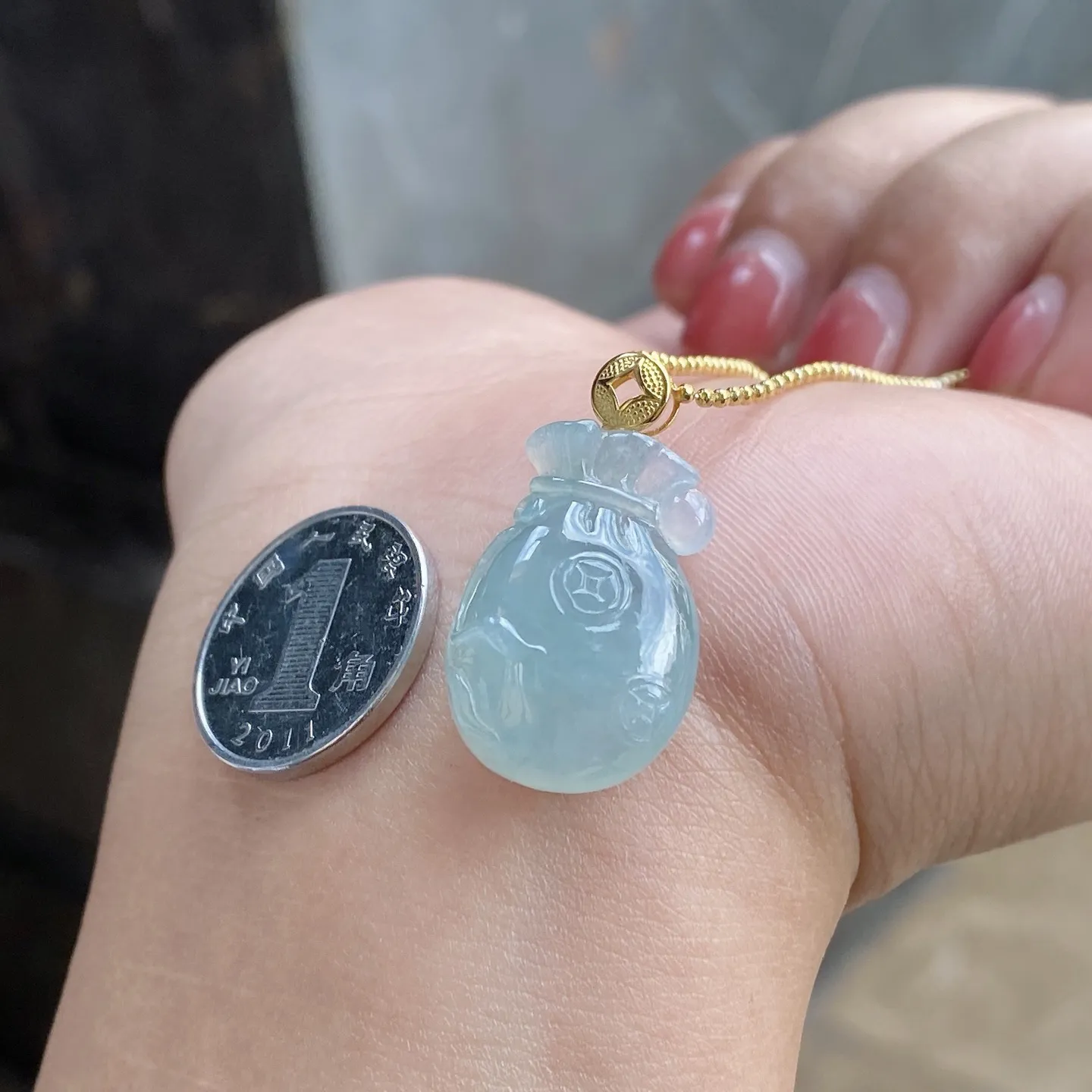 冰润蓝晴钱袋吊坠 尺寸27.5-13.7-7.5毫米