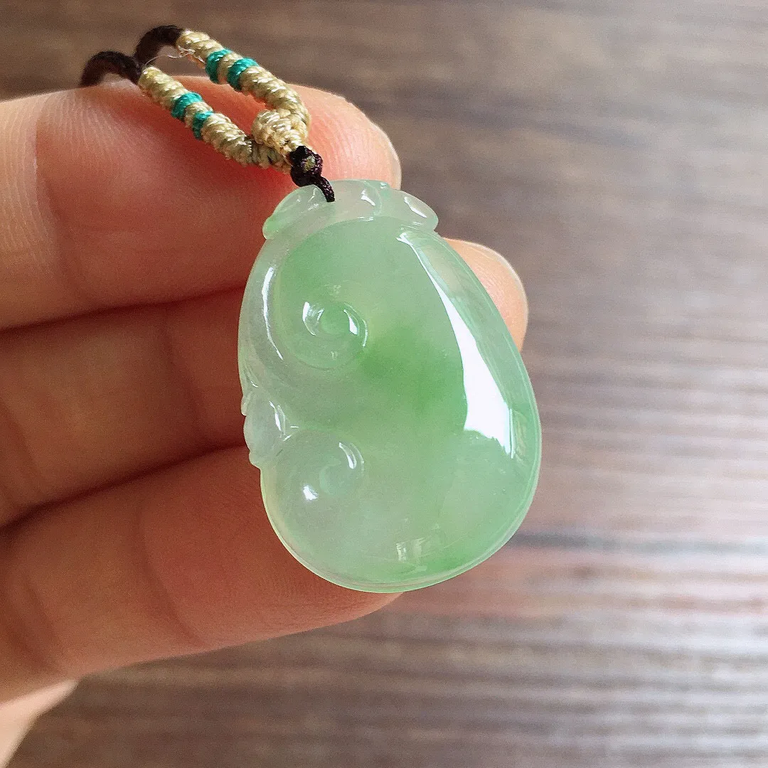 冰晴底如意，镶嵌佳品，冰润细腻，种水足，整体尺寸26.6*18.5*5.2