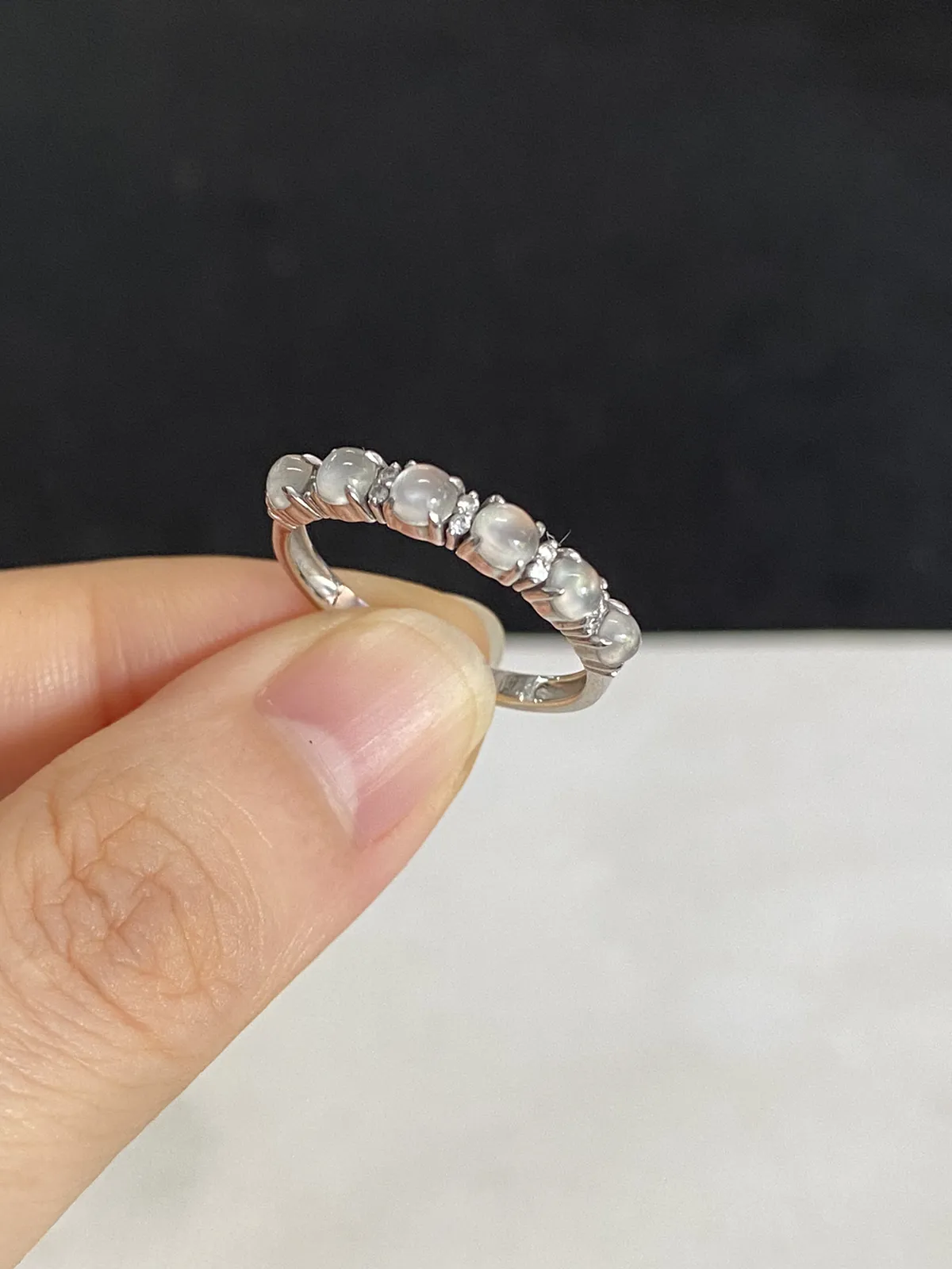 翡翠戒指，印记：Pt750