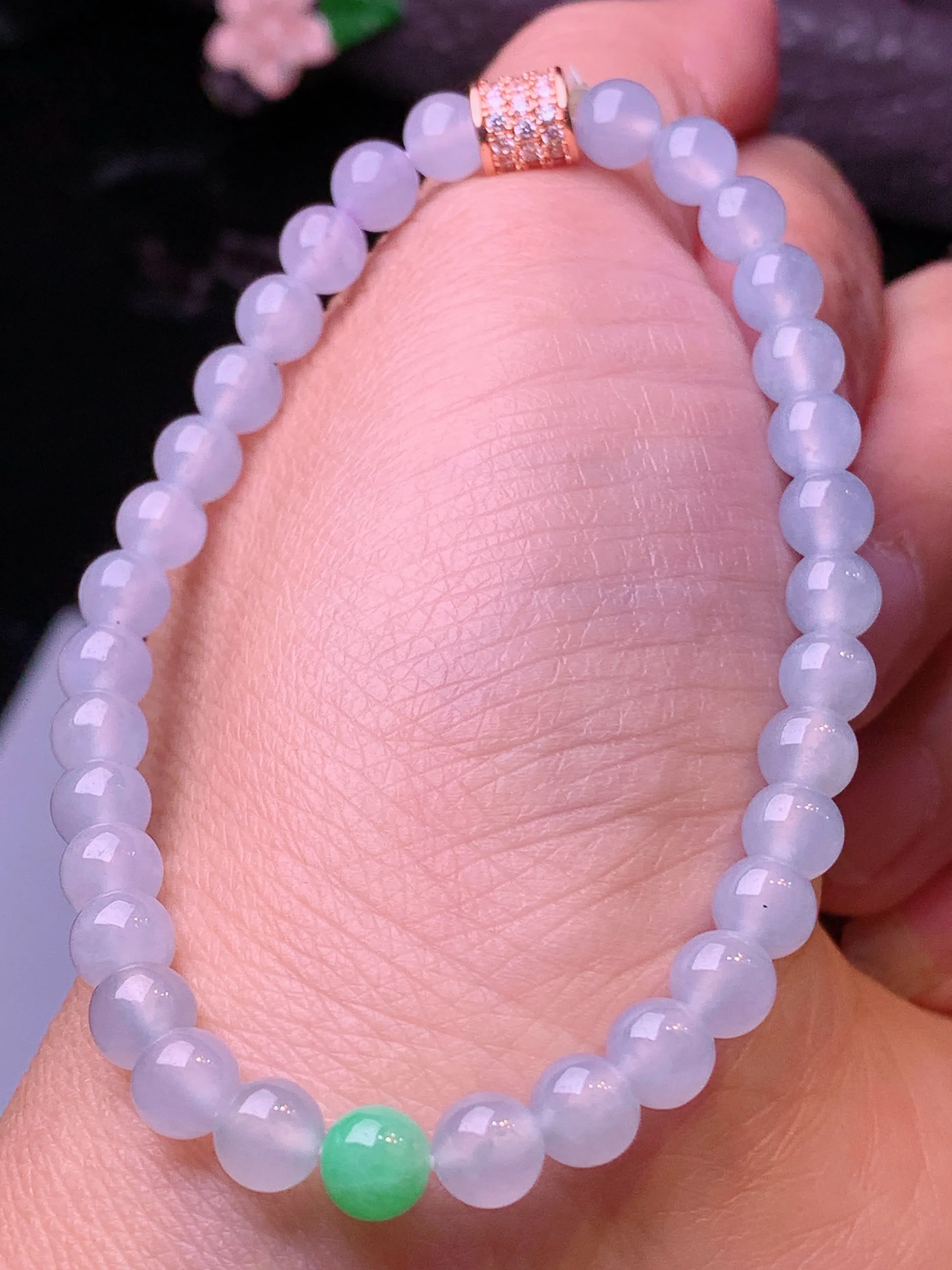 冰种圆珠手链 玉质细腻 色泽清新艳丽 整体尺寸5.5