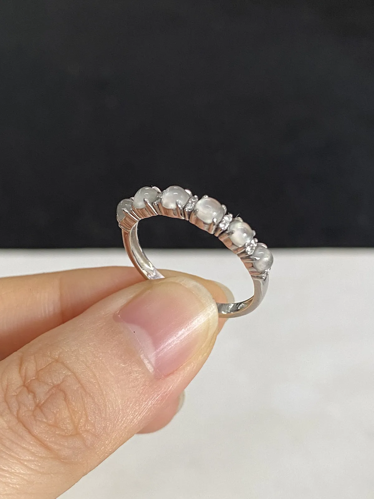 翡翠戒指，印记：Pt750