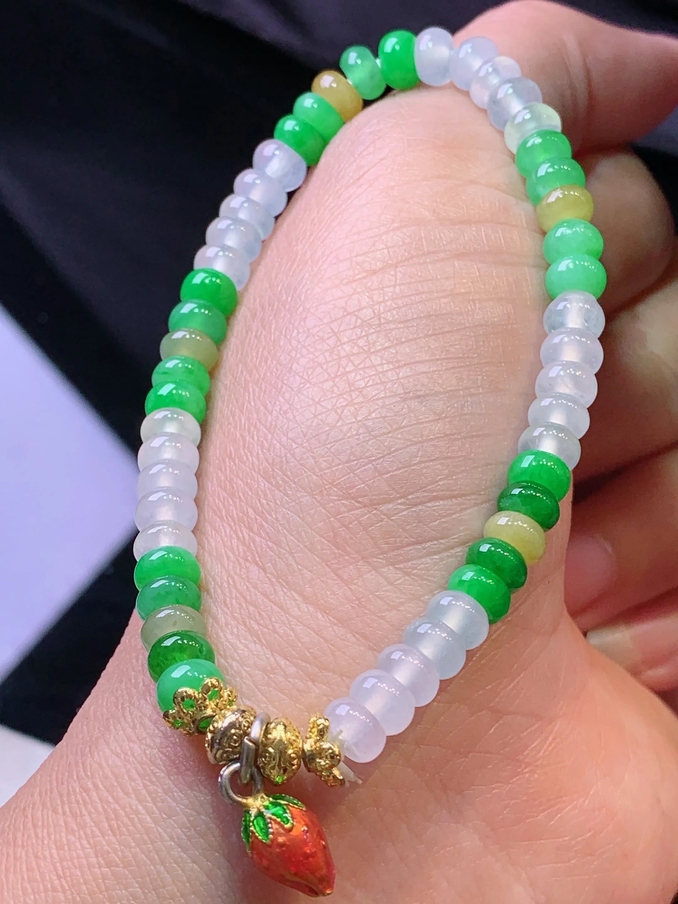 冰绿算盘珠手链 玉质细腻 色泽清新艳丽 整体尺寸5.6*3.3