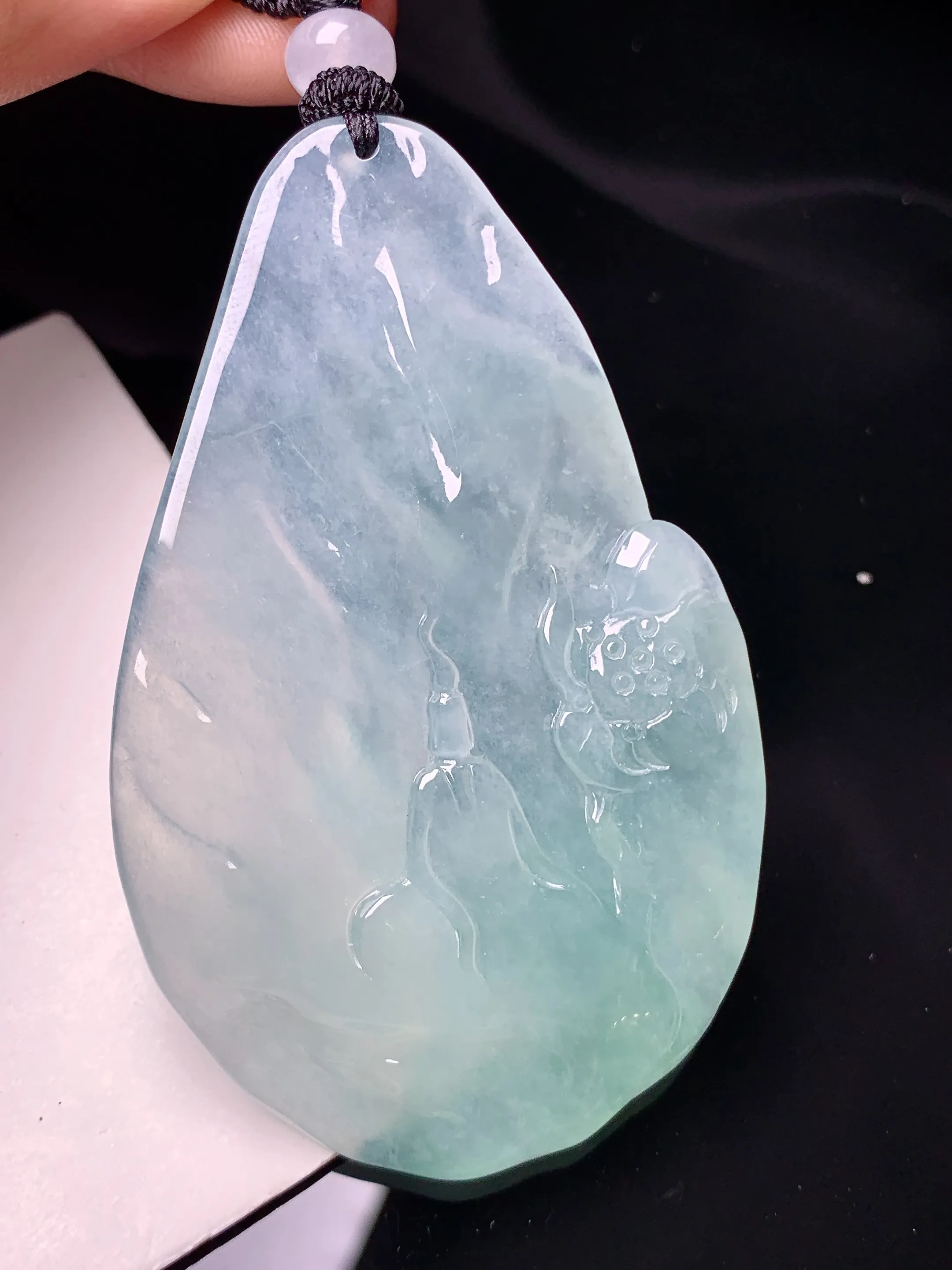 冰种无相观音菩萨吊坠 玉质细腻 色泽清新艳丽 整体尺寸63.2*39.8*6.8