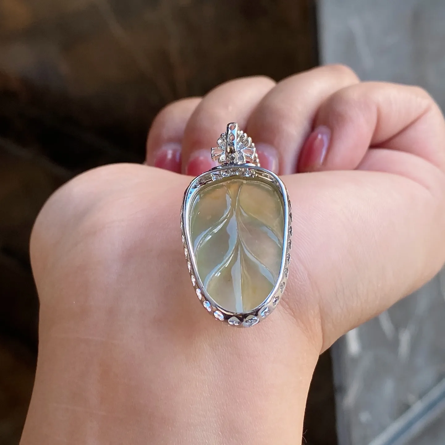 冰黄叶子吊坠 尺寸39.6-17.8-8.2毫米