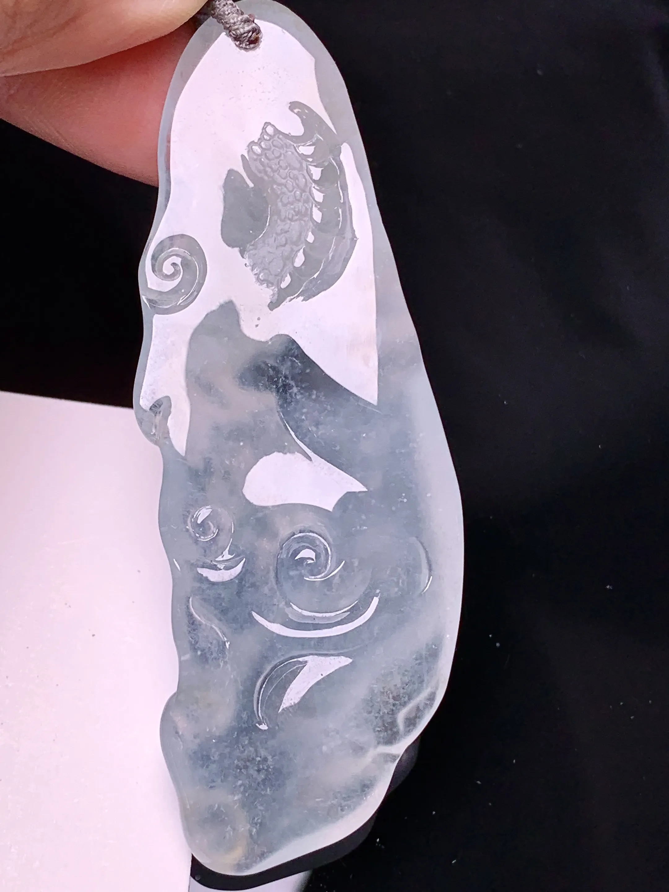 冰种龙牌吊坠 玉质细腻 色泽清新艳丽 整体尺寸70.3*23.7*9