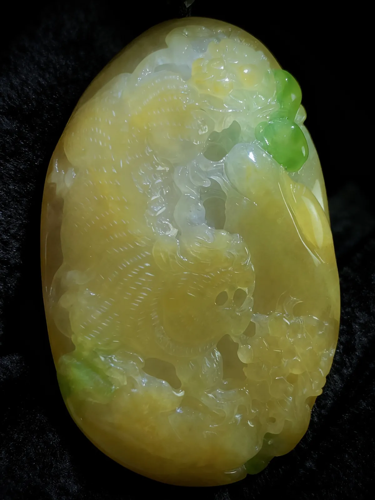 【虎虎生威】，吊坠，手把件，小摆。
60.5-37-15.5mm，59.72g