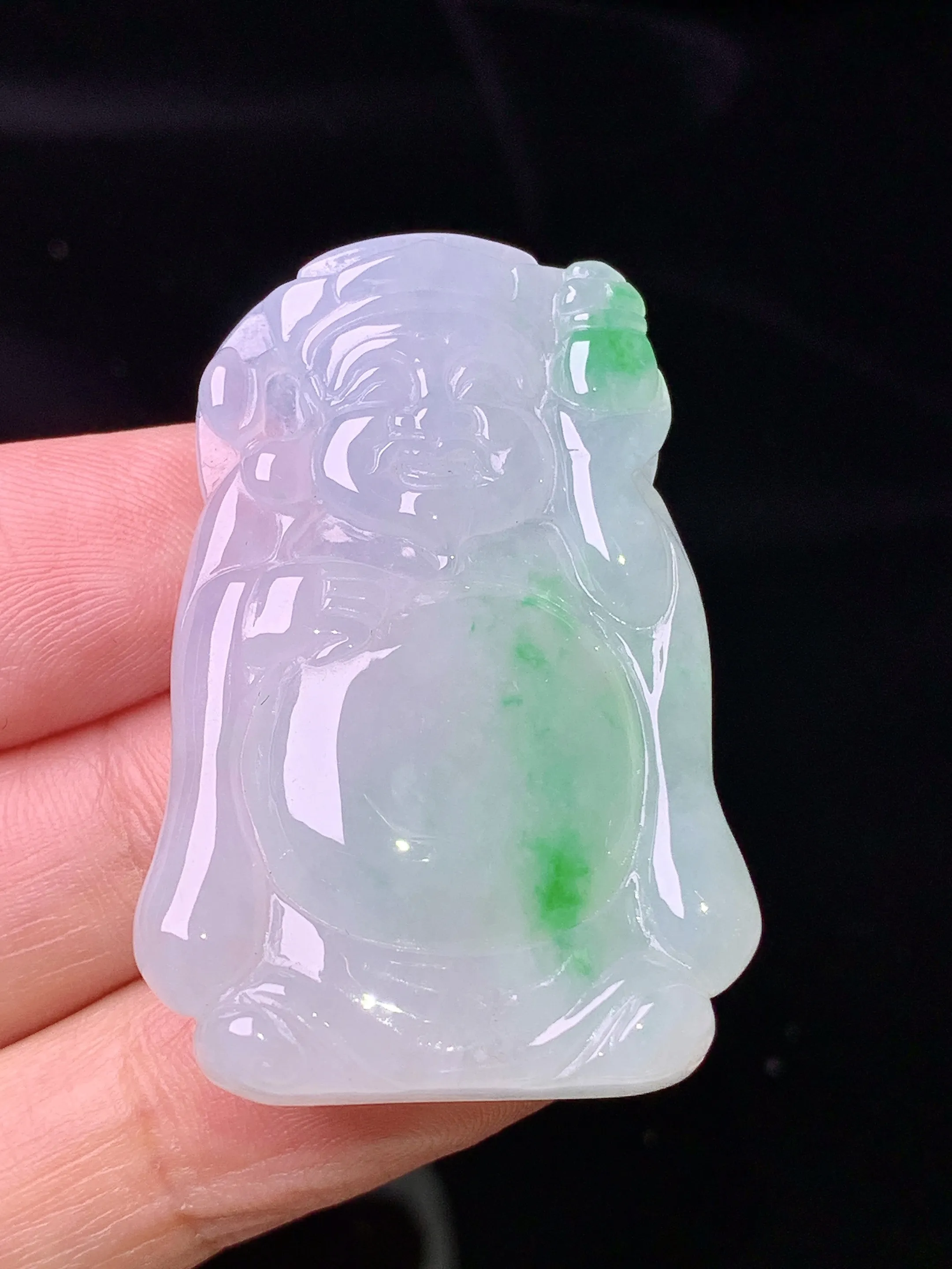 飘绿财神吊坠 玉质细腻 色泽清新艳丽 整体尺寸41.6*27.6*5.7