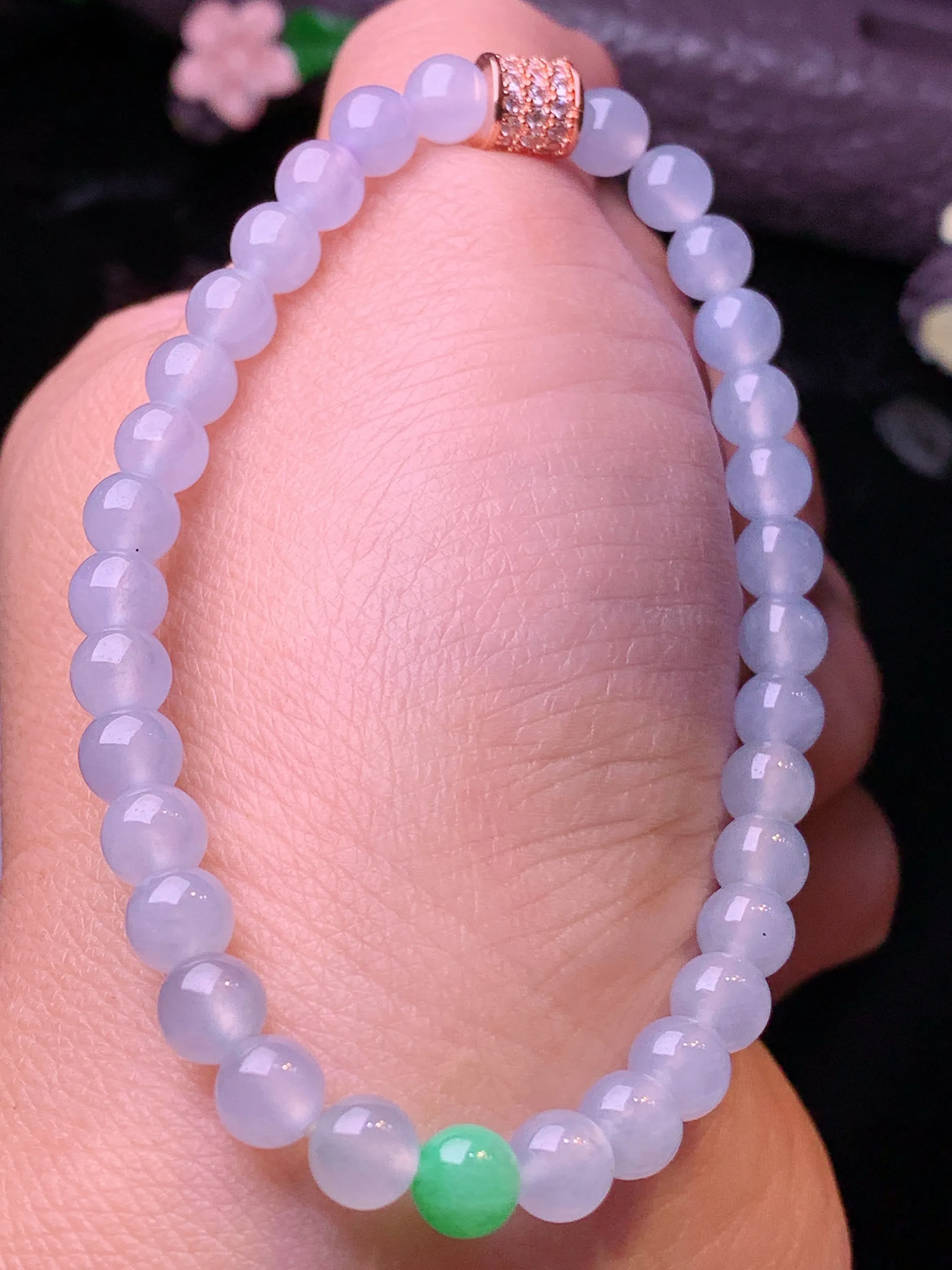 冰种圆珠手链 玉质细腻 色泽清新艳丽 整体尺寸5.5