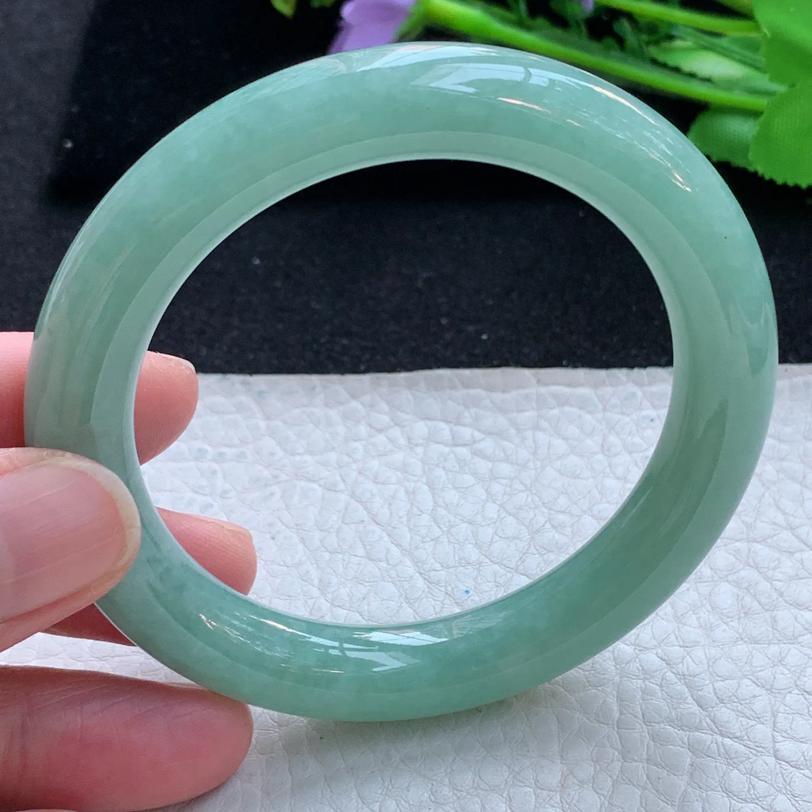 js自然光55*10.5美人镯 缅甸翡翠a货玉手镯满绿圆条珠宝玉手环