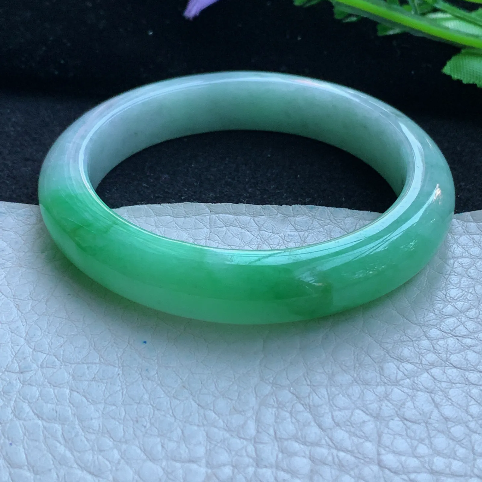 jx自然光54.5*11*9平安镯 缅甸翡翠a货玉手镯飘阳绿厚装宽边玉手环