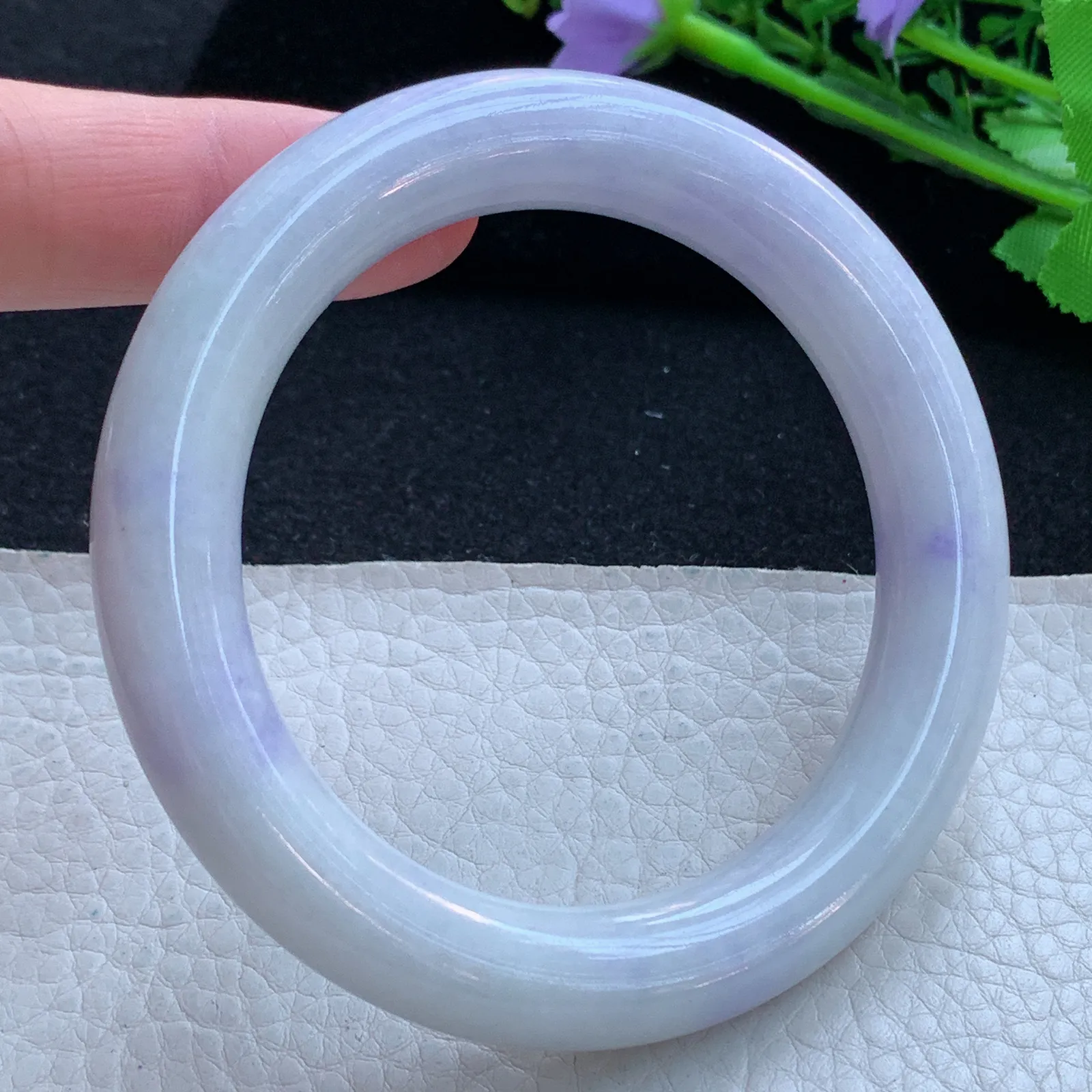 xx自然光57*11.3美人镯 缅甸翡翠a货玉手镯飘紫圆条玉手环