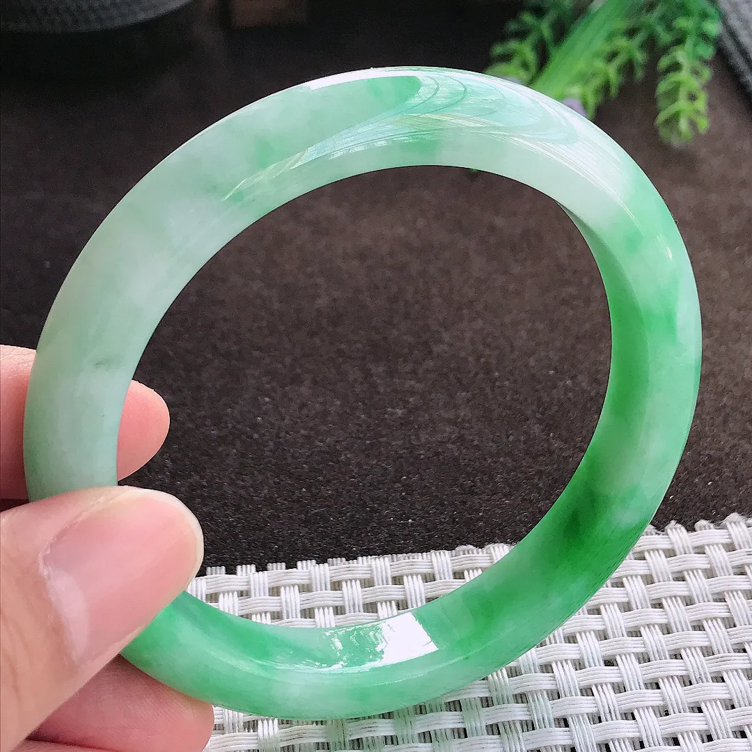 天然a货翡翠60.8/11.5/8.7老坑精美大圈口飘阳绿手镯宽边玉手镯