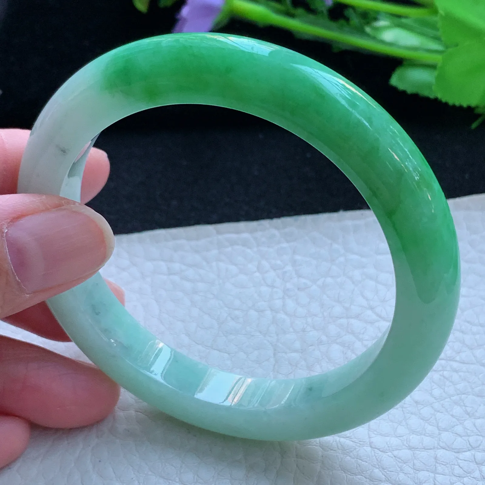 jx自然光58.5*10.6*9平安镯 缅甸翡翠a货玉手镯飘辣绿厚装宽边玉手环