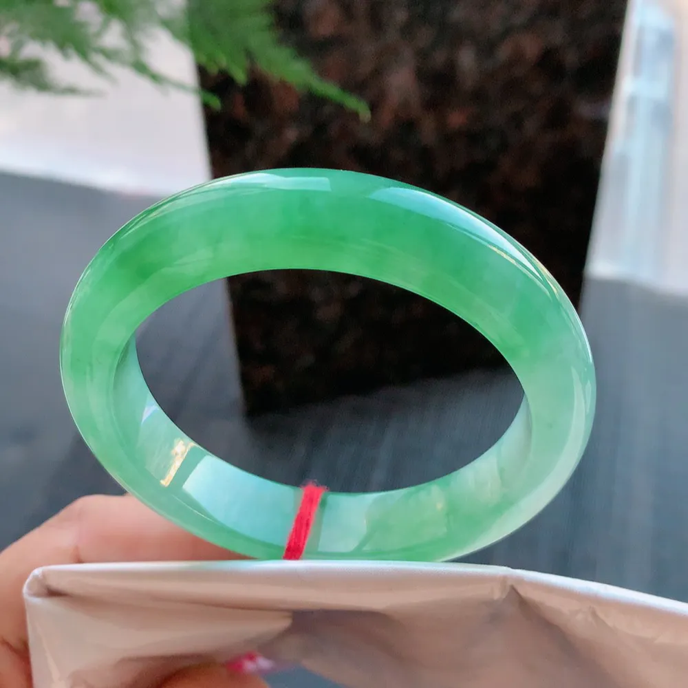 正圈高冰绿 无瑕 尺寸:56.1/12.9/8.8 种色兼备