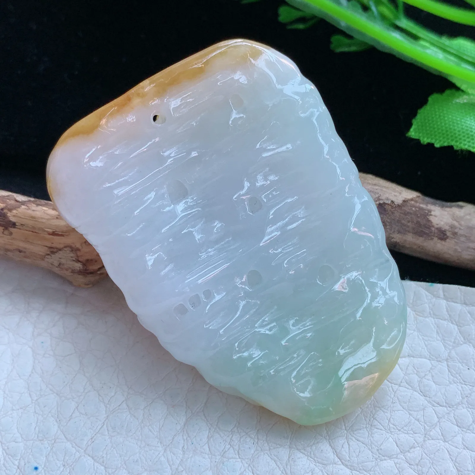 lz自然光52.8*37.3*16.8缅甸翡翠精雕普度众生玉吊坠 玉挂件